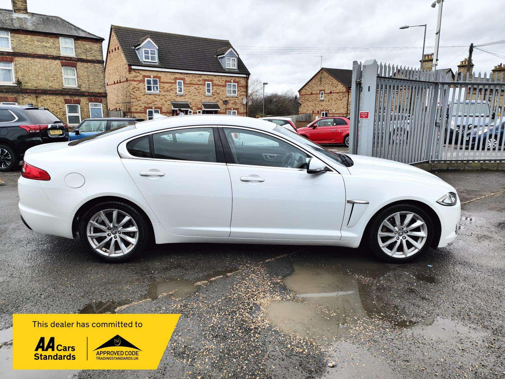 2013 JAGUAR XF 2013 JAGUAR XF