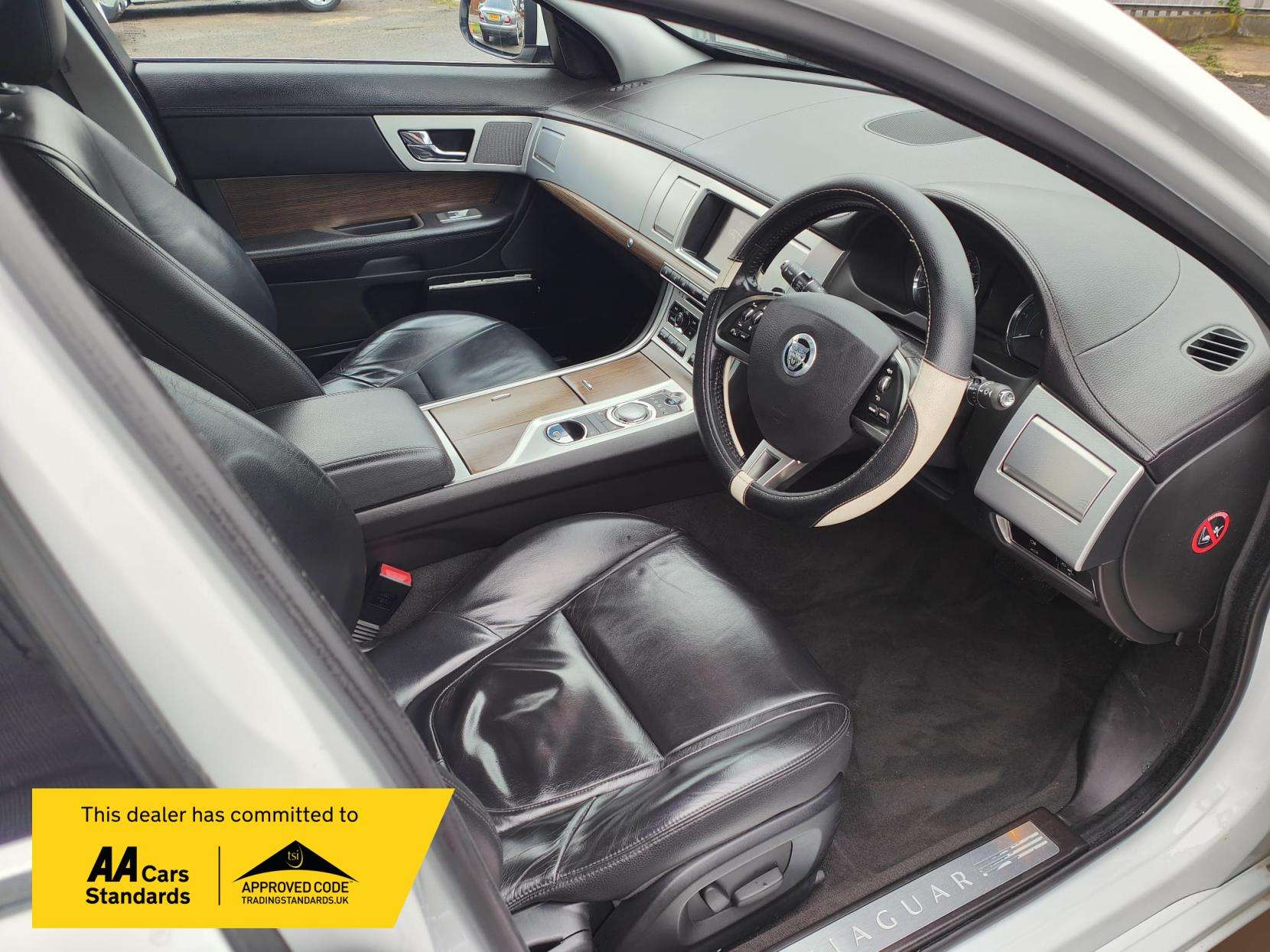 2013 JAGUAR XF 2013 JAGUAR XF