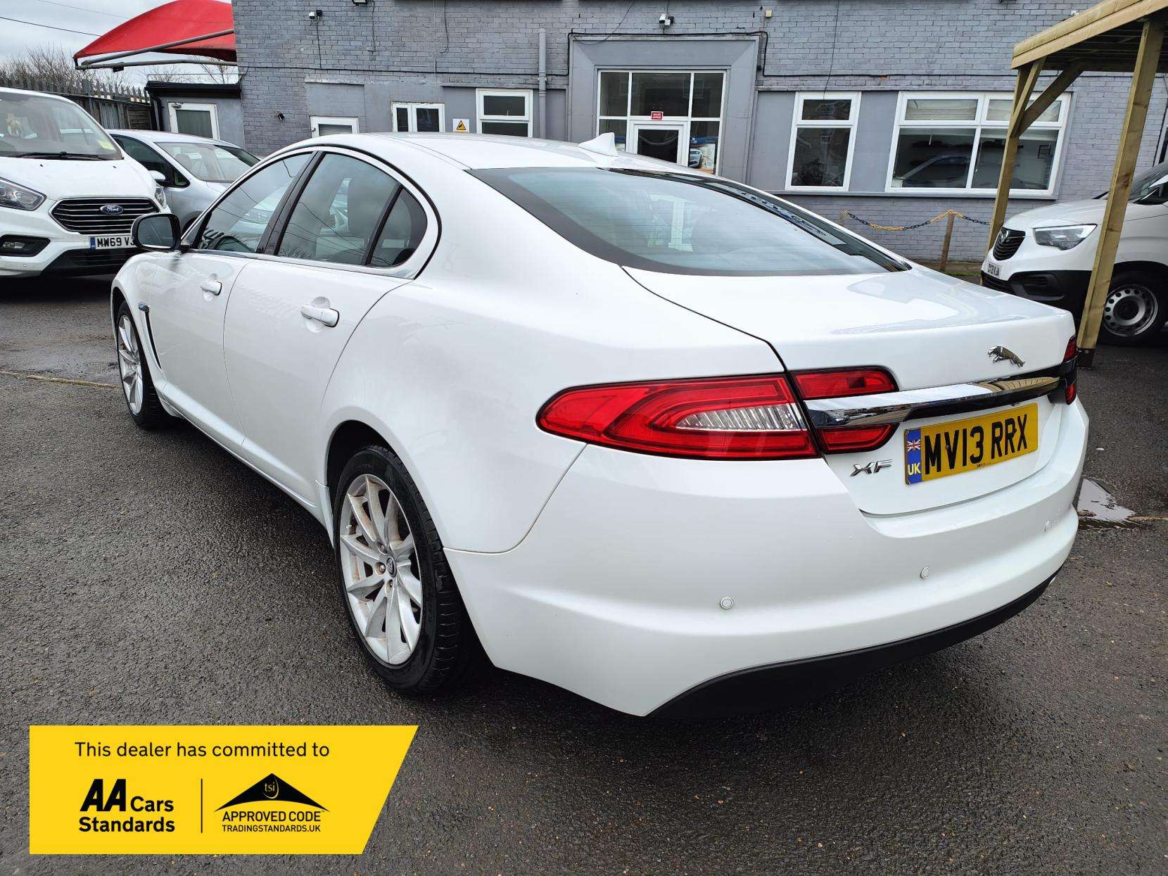 2013 JAGUAR XF 2013 JAGUAR XF