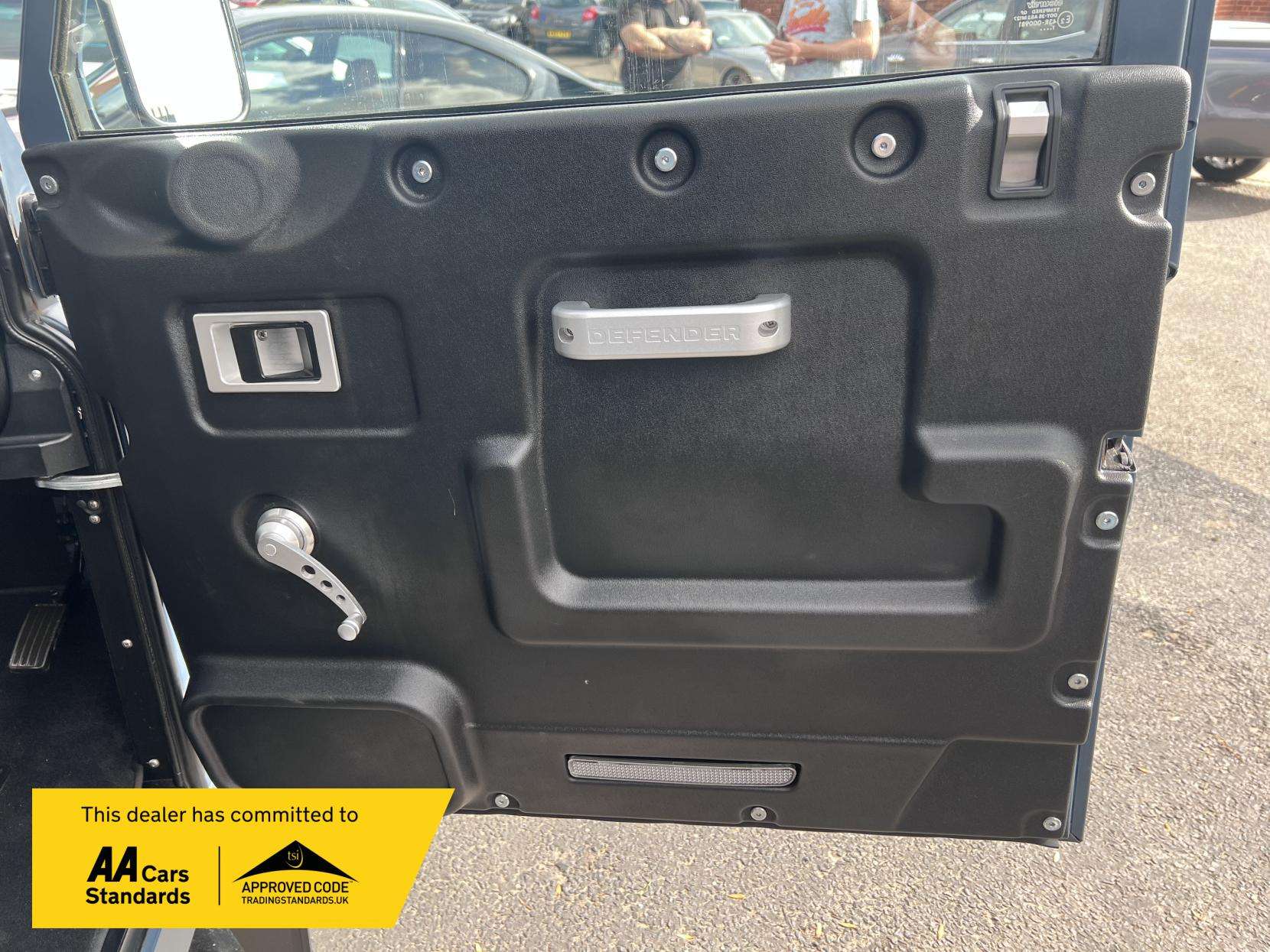 1991 LAND ROVER DEFENDER 110 1991 LAND ROVER DEFENDER 110