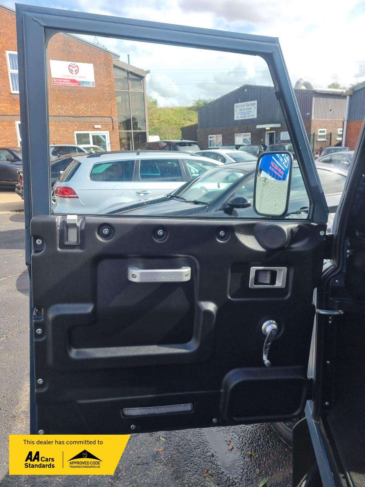 1991 LAND ROVER DEFENDER 110 1991 LAND ROVER DEFENDER 110