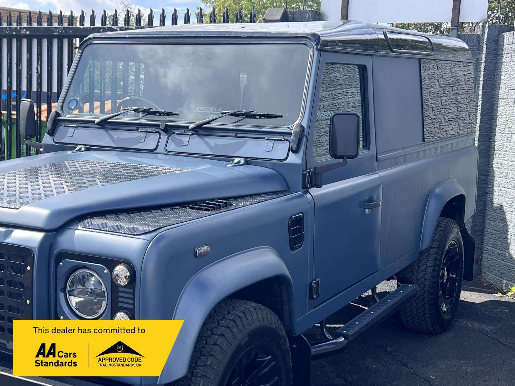 1991 LAND ROVER DEFENDER 110 1991 LAND ROVER DEFENDER 110
