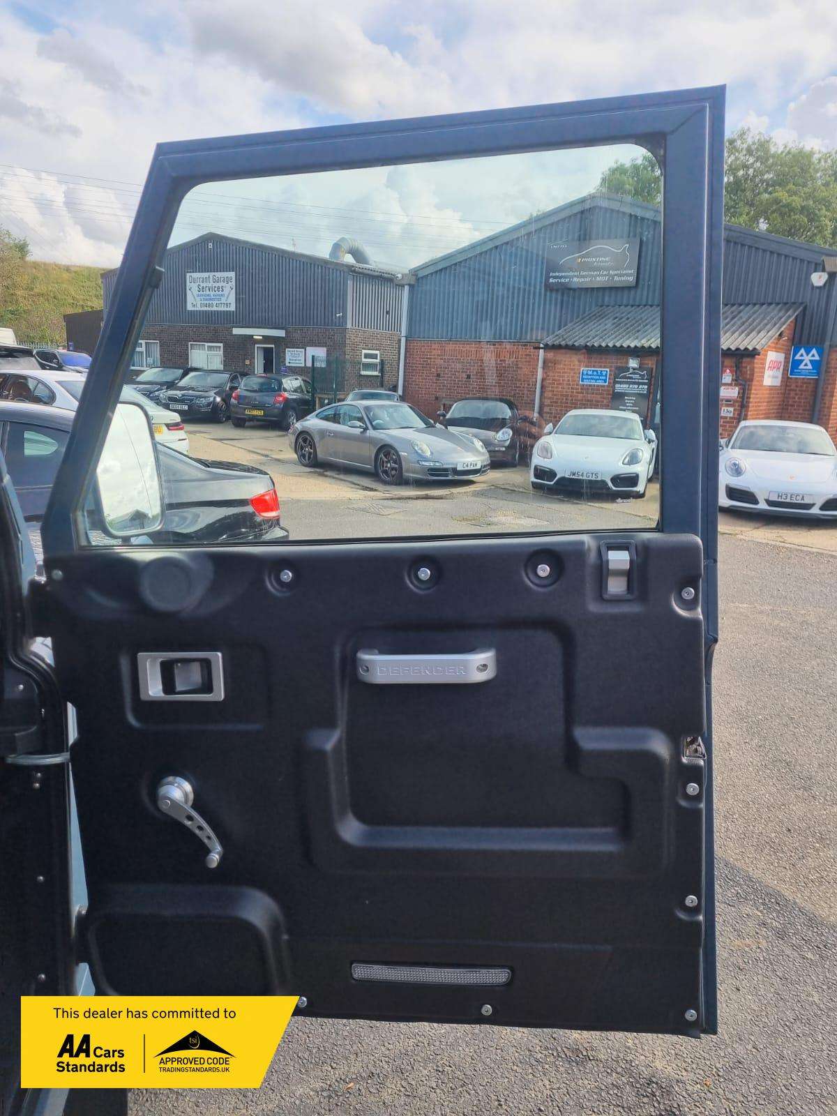 1991 LAND ROVER DEFENDER 110 1991 LAND ROVER DEFENDER 110