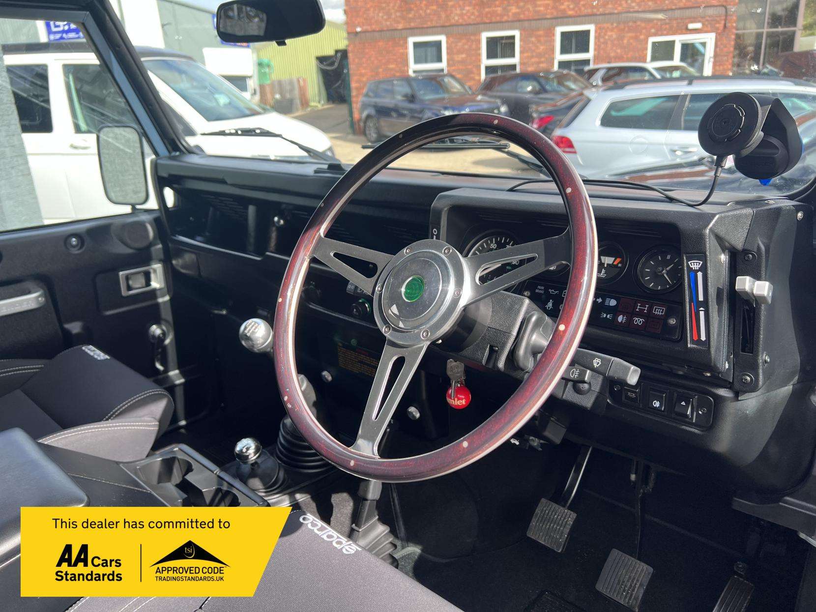 1991 LAND ROVER DEFENDER 110 1991 LAND ROVER DEFENDER 110
