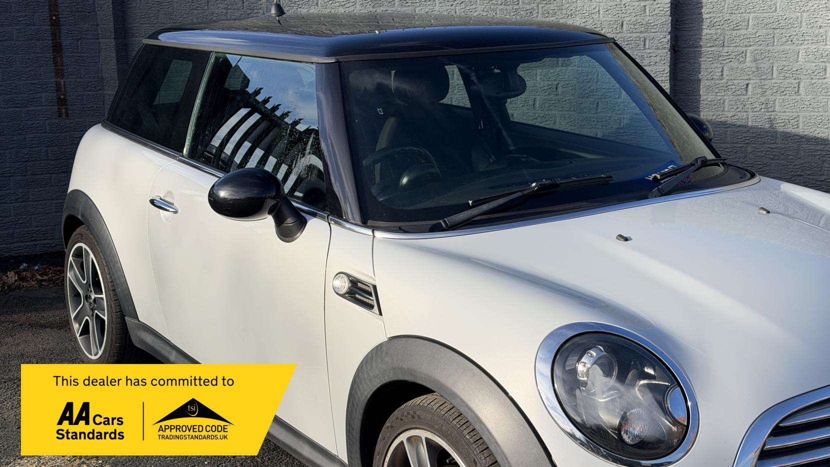 A 2012 MINI HATCH 1.6 Cooper Soho Hatchback 3dr Petrol Manual Euro 5 (s/s) (122 ps) A 2012 MINI HATCH 1.6 Cooper Soho Hatchback 3dr Petrol Manual Euro 5 (s/s) (122 ps)