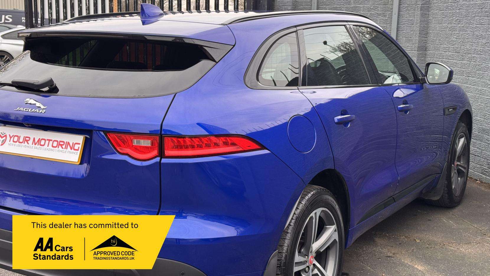 2017 JAGUAR F-PACE 2017 JAGUAR F-PACE