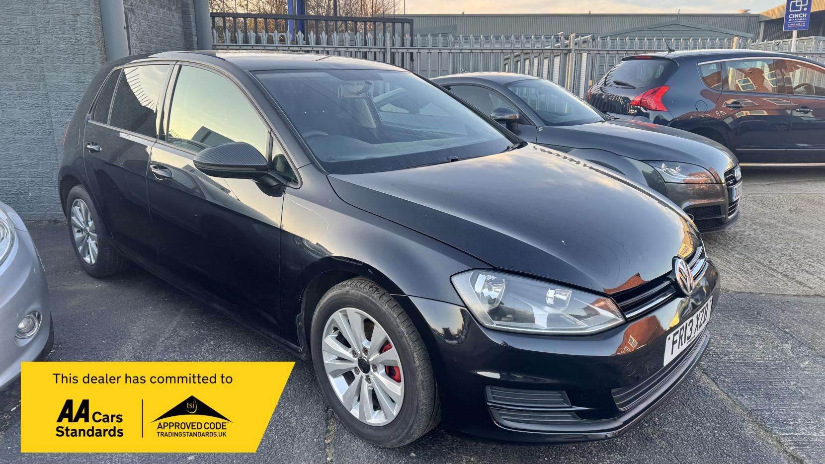 A 2013 VOLKSWAGEN GOLF 1.6 TDI BlueMotion Tech S Hatchback 5dr Diesel Manual Euro 5 (s/s) (105 ps) A 2013 VOLKSWAGEN GOLF 1.6 TDI BlueMotion Tech S Hatchback 5dr Diesel Manual Euro 5 (s/s) (105 ps)