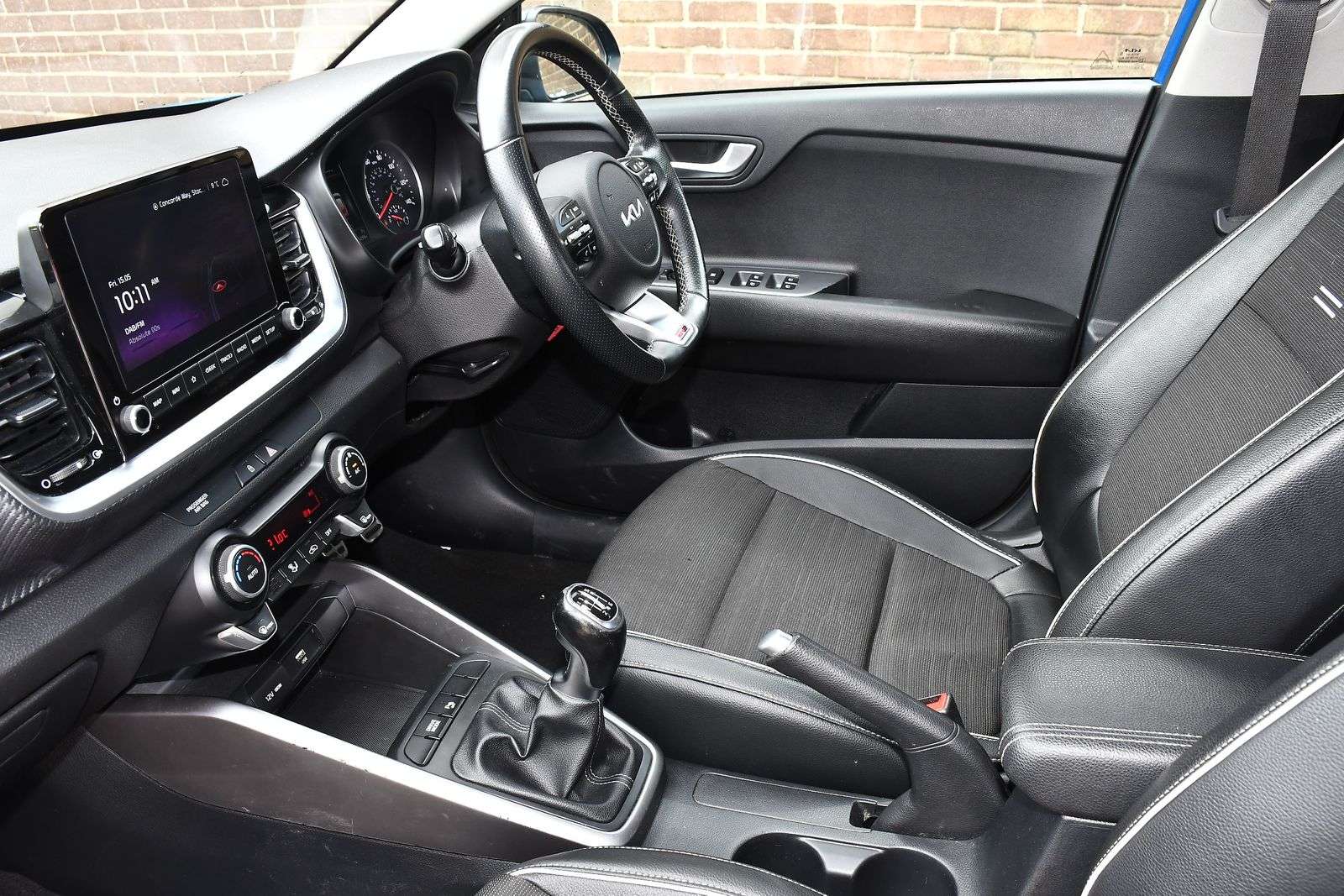A 2022 KIA STONIC 1.0 T-GDi MHEV GT-Line SUV 5dr Petrol Hybrid Manual Euro 6 (s/s) (118 bhp) A 2022 KIA STONIC 1.0 T-GDi MHEV GT-Line SUV 5dr Petrol Hybrid Manual Euro 6 (s/s) (118 bhp)