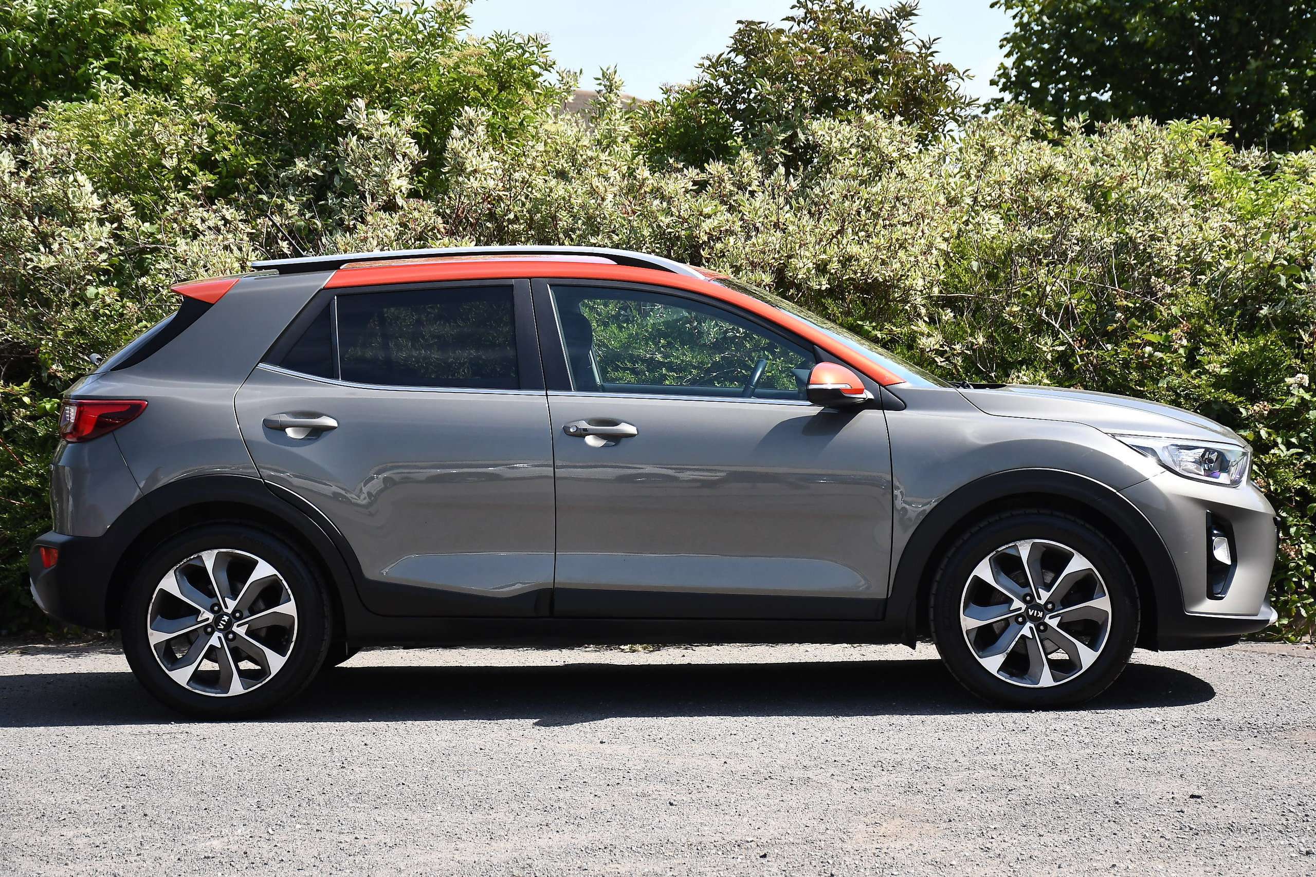 A 2018 KIA STONIC 1.0 T-GDi First Edition SUV 5dr Petrol Manual Euro 6 (s/s) (118 bhp) A 2018 KIA STONIC 1.0 T-GDi First Edition SUV 5dr Petrol Manual Euro 6 (s/s) (118 bhp)