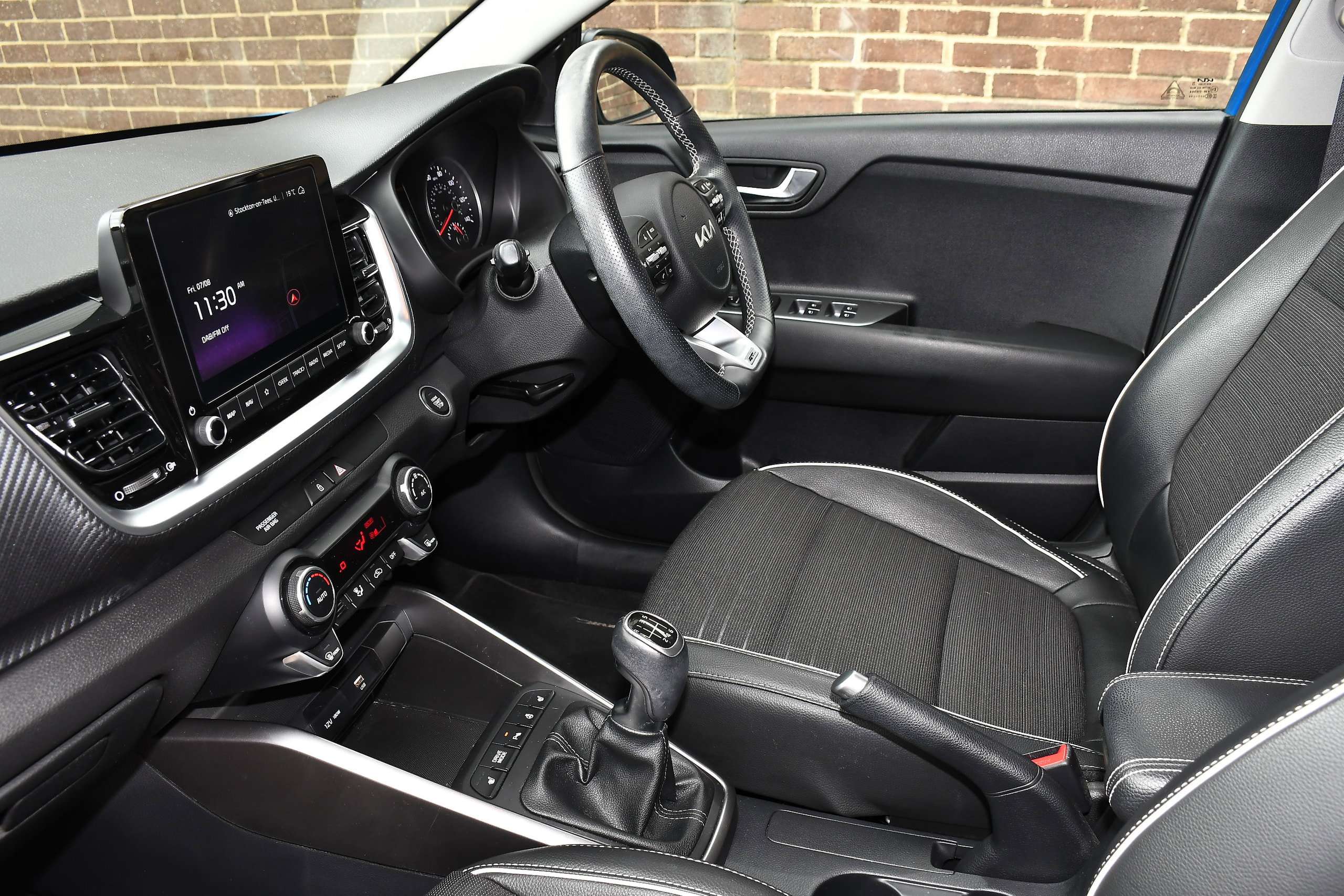A 2024 KIA STONIC 1.0 T-GDi MHEV GT-Line S SUV 5dr Petrol Hybrid Manual Euro 6 (s/s) (118 bhp) A 2024 KIA STONIC 1.0 T-GDi MHEV GT-Line S SUV 5dr Petrol Hybrid Manual Euro 6 (s/s) (118 bhp)
