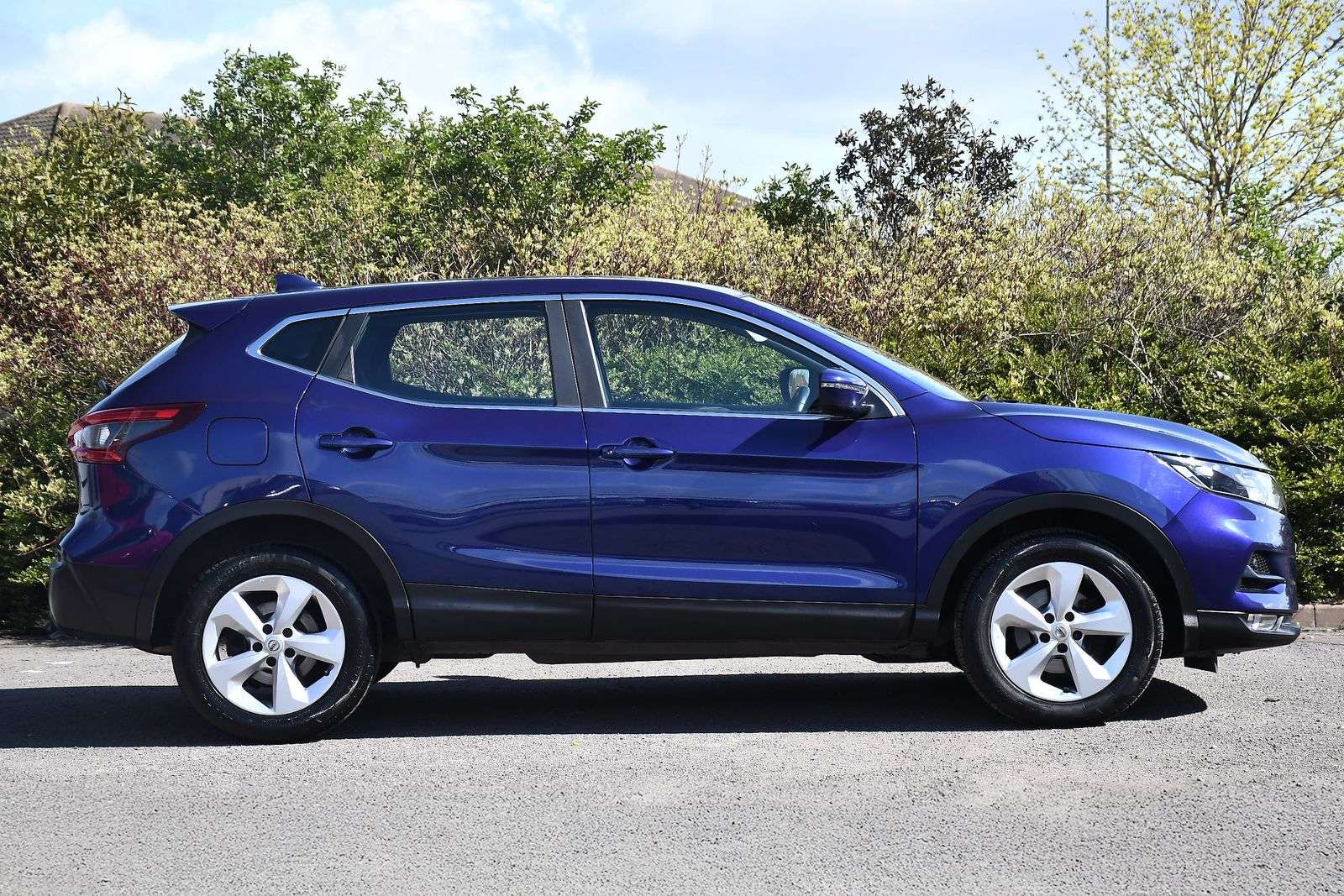 A 2019 NISSAN QASHQAI 1.3 DIG-T Acenta Premium SUV 5dr Petrol Manual Euro 6 (s/s) (140 ps) A 2019 NISSAN QASHQAI 1.3 DIG-T Acenta Premium SUV 5dr Petrol Manual Euro 6 (s/s) (140 ps)