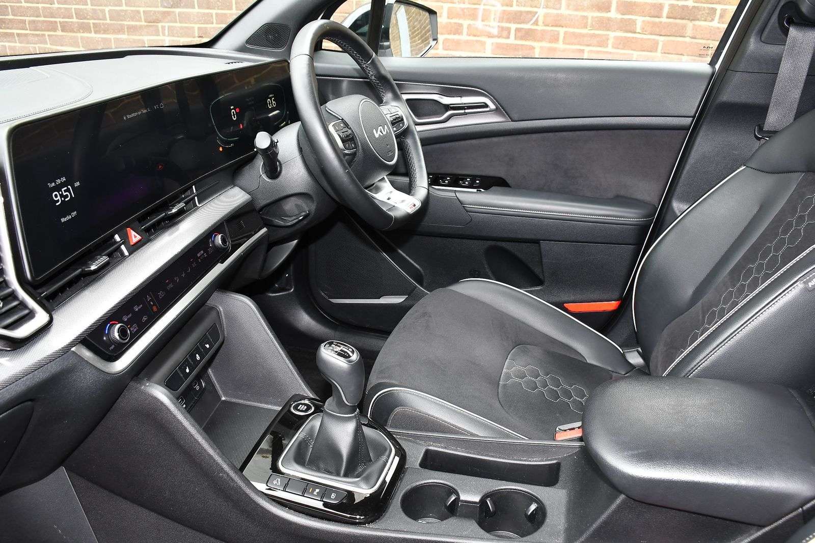 A 2023 KIA SPORTAGE 1.6 T-GDi GT-Line SUV 5dr Petrol Manual Euro 6 (s/s) (148 bhp) A 2023 KIA SPORTAGE 1.6 T-GDi GT-Line SUV 5dr Petrol Manual Euro 6 (s/s) (148 bhp)