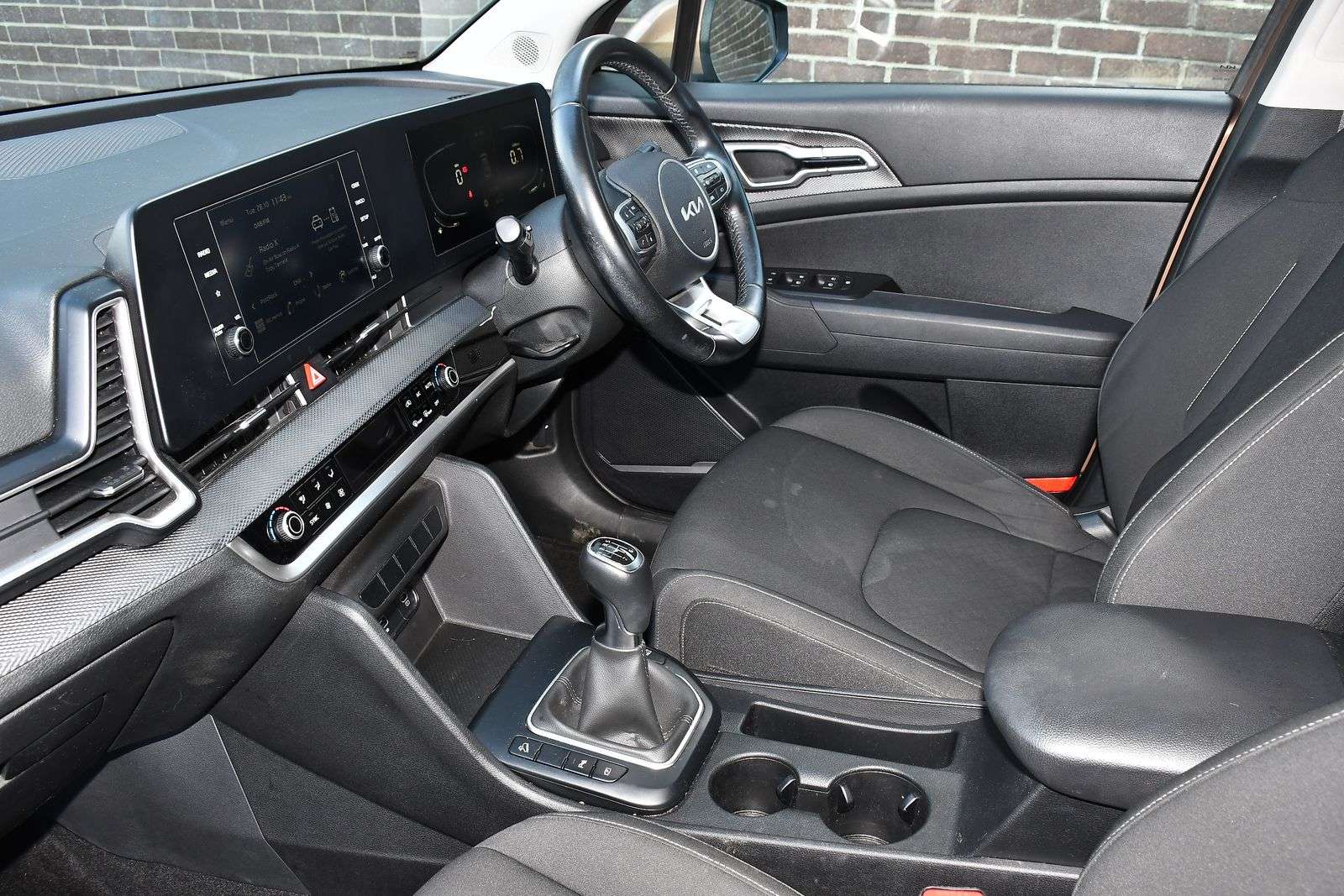 A 2022 KIA SPORTAGE 1.6 T-GDi 2 SUV 5dr Petrol Manual Euro 6 (s/s) (148 bhp) A 2022 KIA SPORTAGE 1.6 T-GDi 2 SUV 5dr Petrol Manual Euro 6 (s/s) (148 bhp)