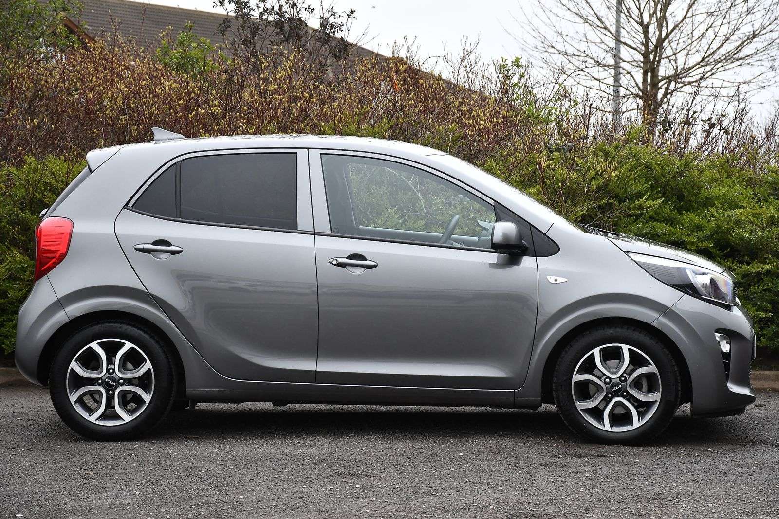 A 2023 KIA PICANTO 1.0 DPi Shadow Hatchback 5dr Petrol Manual Euro 6 (s/s) (66 bhp) A 2023 KIA PICANTO 1.0 DPi Shadow Hatchback 5dr Petrol Manual Euro 6 (s/s) (66 bhp)