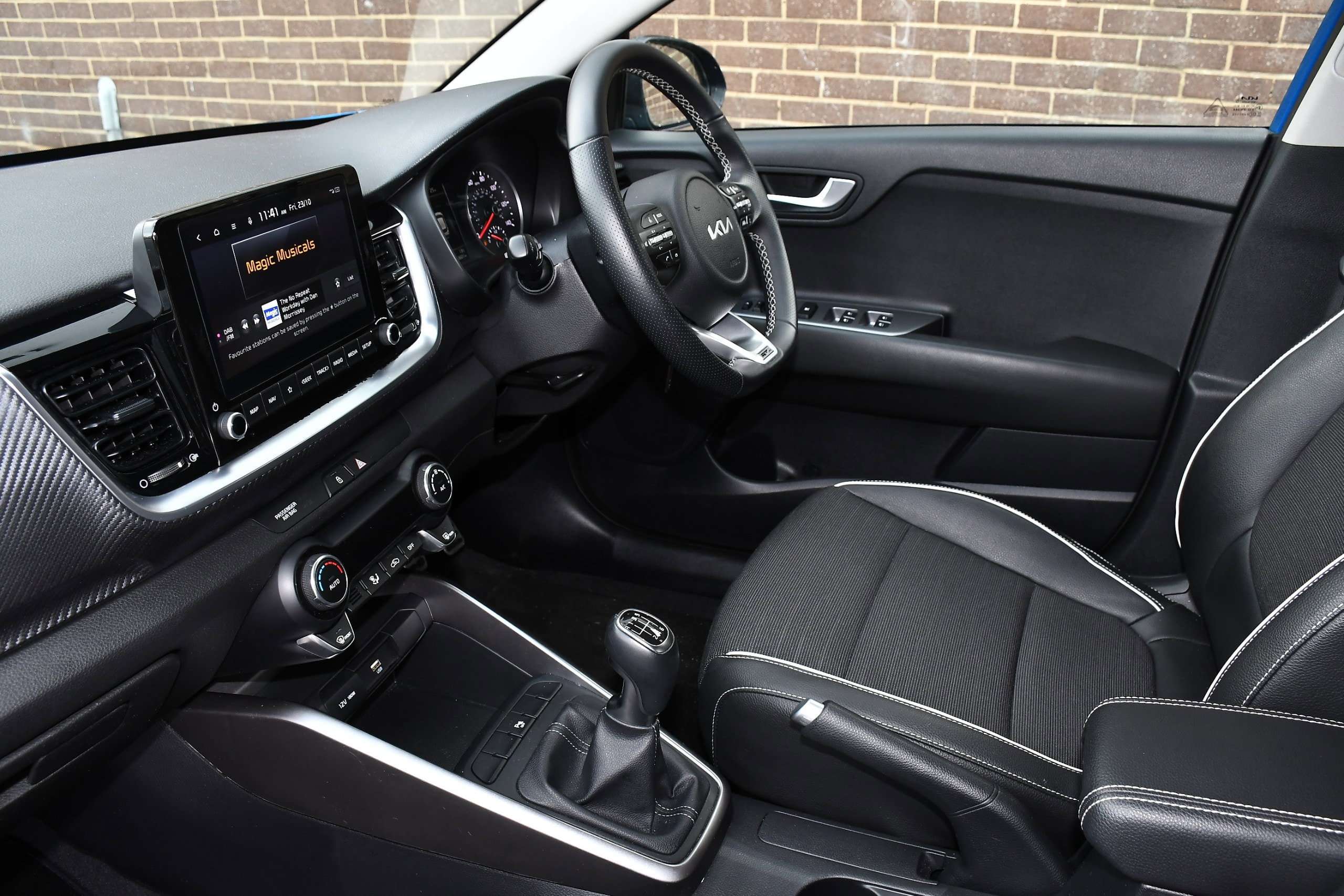 A 2023 KIA STONIC 1.0 T-GDi GT-Line SUV 5dr Petrol Manual Euro 6 (s/s) (98 bhp) A 2023 KIA STONIC 1.0 T-GDi GT-Line SUV 5dr Petrol Manual Euro 6 (s/s) (98 bhp)