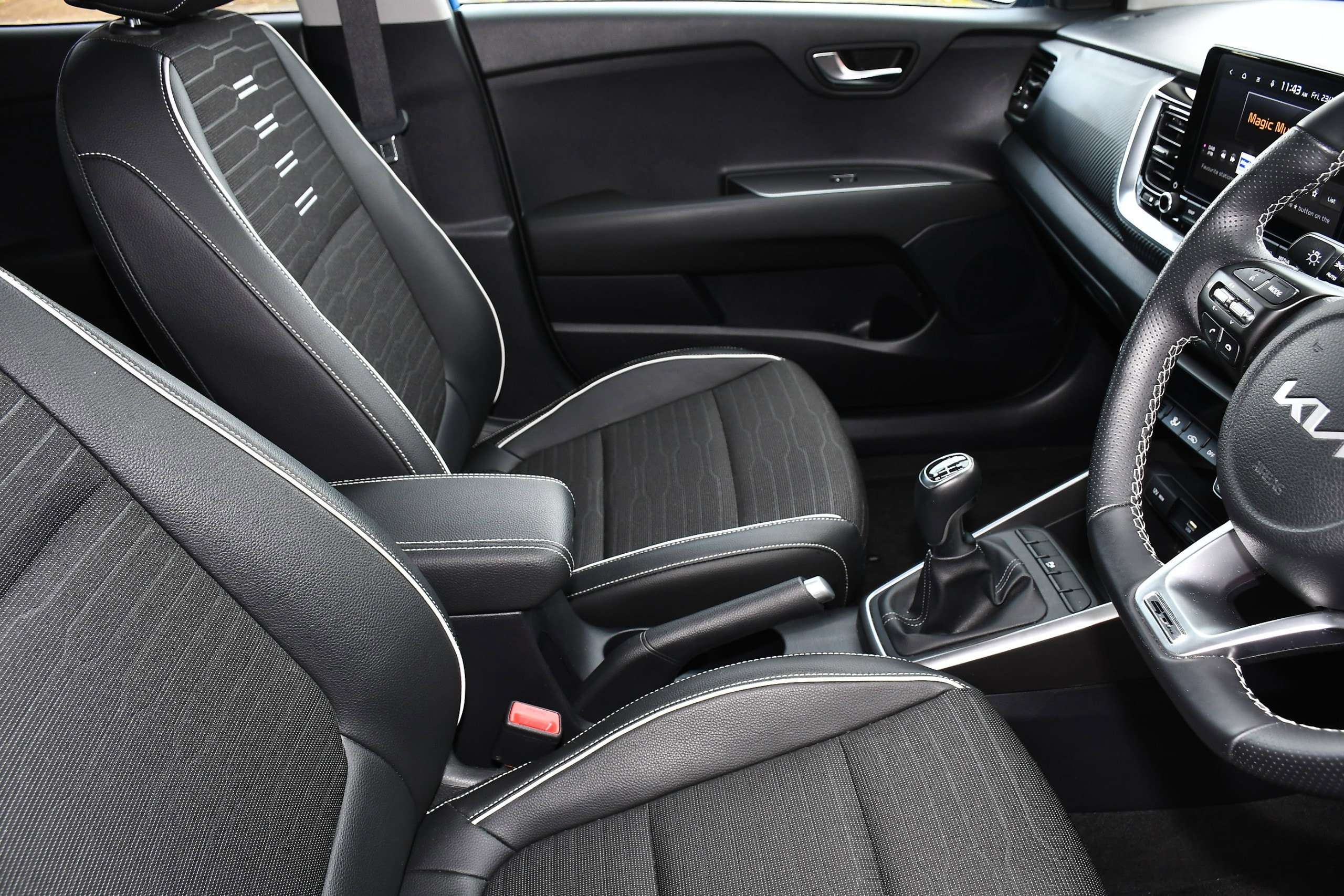 2023 KIA STONIC 2023 KIA STONIC