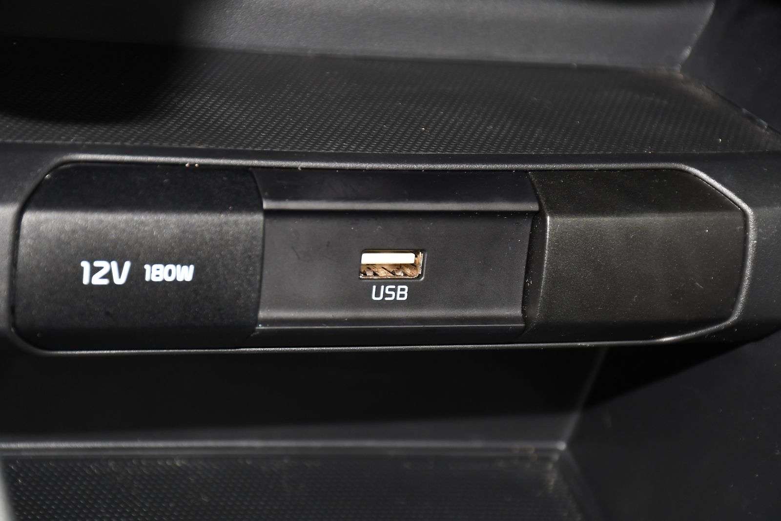 2023 KIA STONIC 2023 KIA STONIC