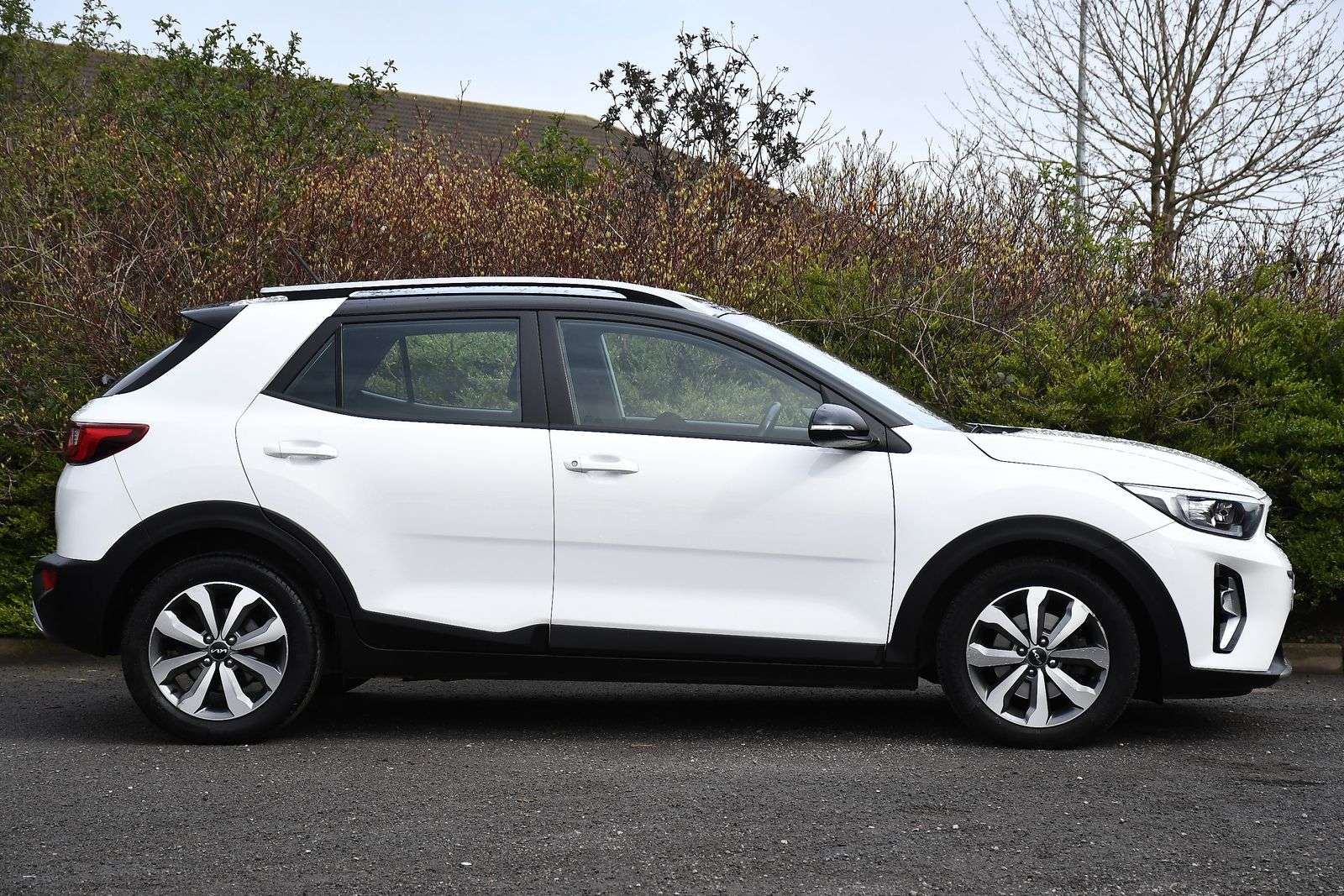 A 2023 KIA STONIC 1.0 T-GDi 2 SUV 5dr Petrol Manual Euro 6 (s/s) (99 bhp) A 2023 KIA STONIC 1.0 T-GDi 2 SUV 5dr Petrol Manual Euro 6 (s/s) (99 bhp)