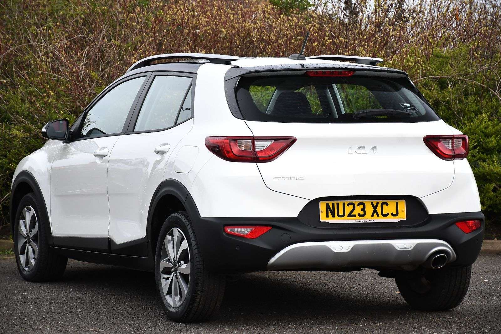 A 2023 KIA STONIC 1.0 T-GDi 2 SUV 5dr Petrol Manual Euro 6 (s/s) (99 bhp) A 2023 KIA STONIC 1.0 T-GDi 2 SUV 5dr Petrol Manual Euro 6 (s/s) (99 bhp)