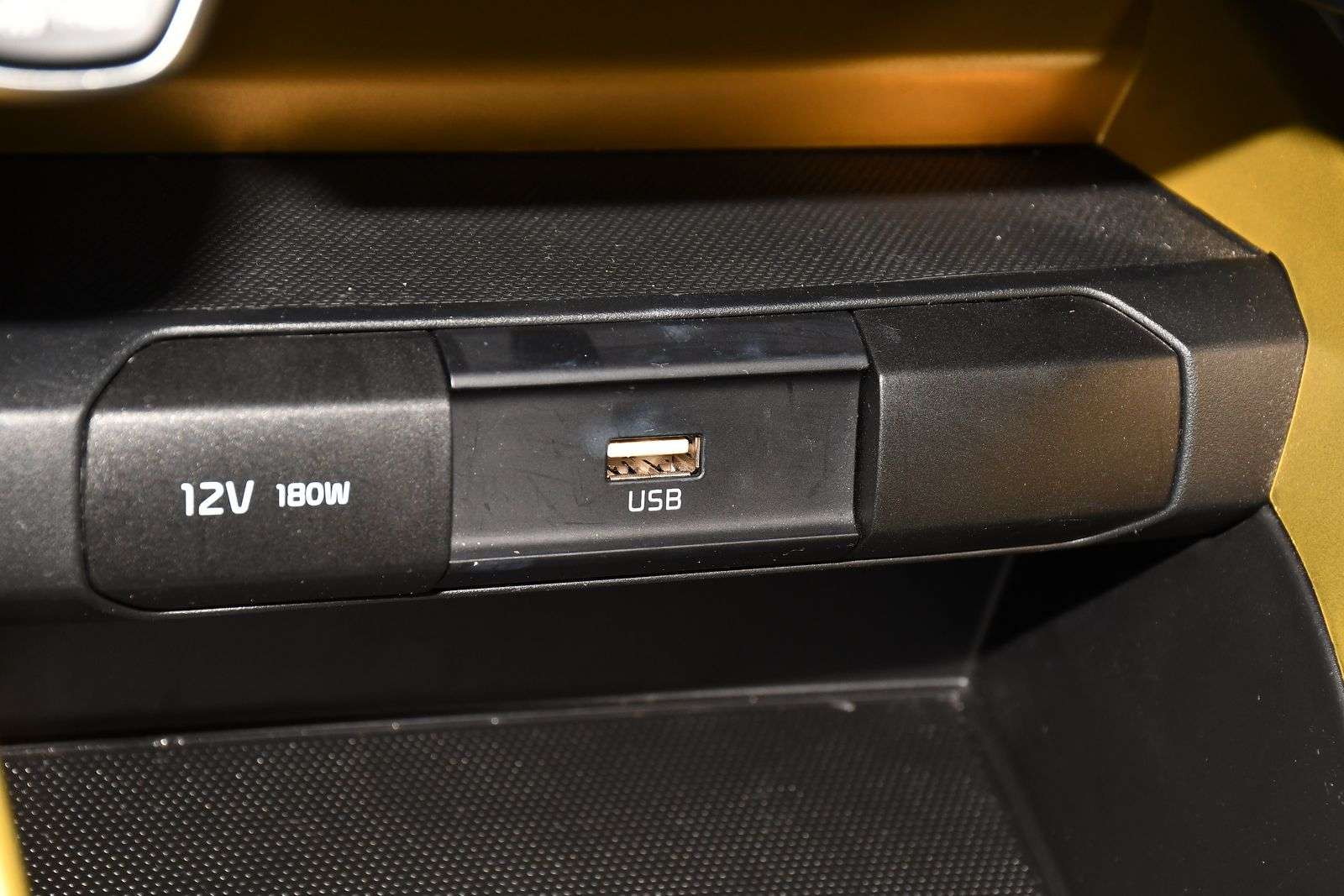 2023 KIA STONIC 2023 KIA STONIC