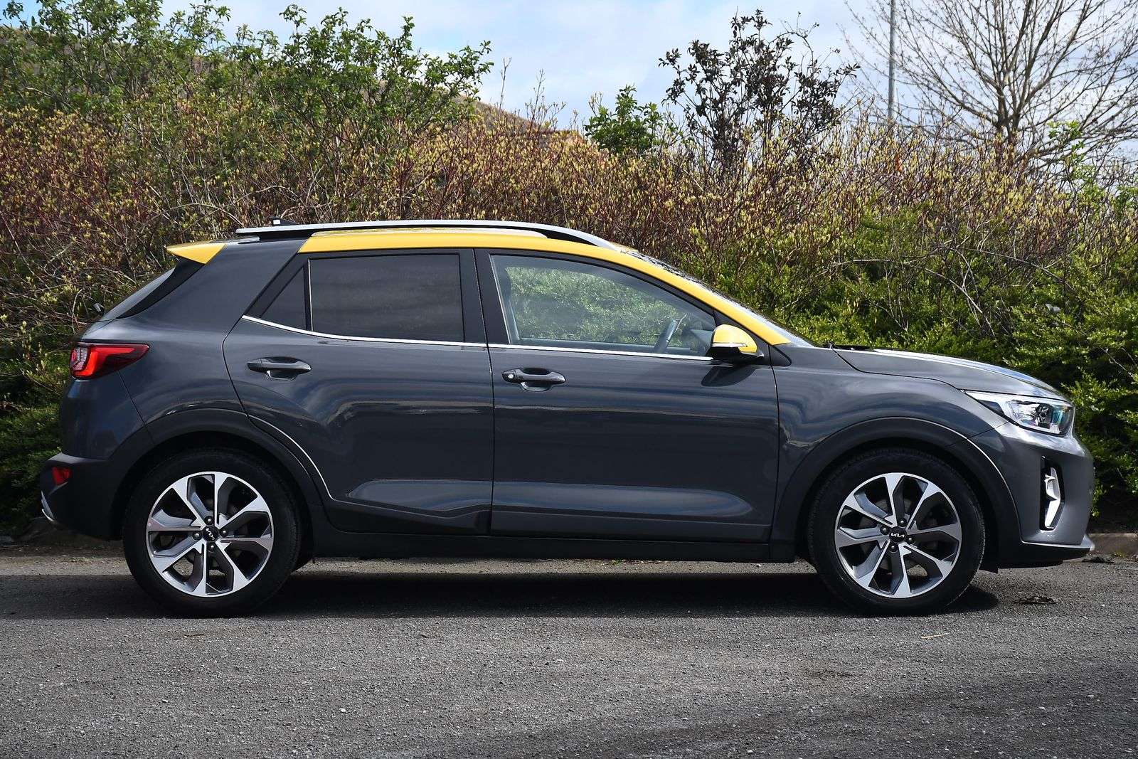 A 2023 KIA STONIC 1.0 T-GDi Quantum SUV 5dr Petrol Manual Euro 6 (s/s) (99 bhp) A 2023 KIA STONIC 1.0 T-GDi Quantum SUV 5dr Petrol Manual Euro 6 (s/s) (99 bhp)