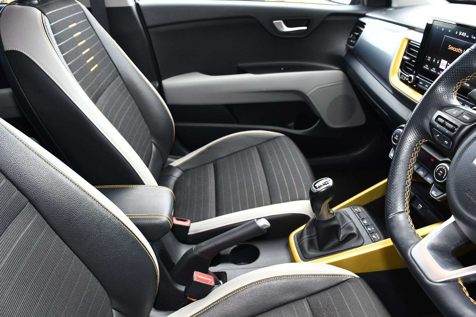 2023 KIA STONIC 2023 KIA STONIC