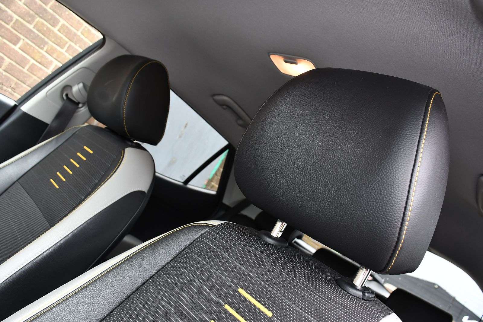 2023 KIA STONIC 2023 KIA STONIC