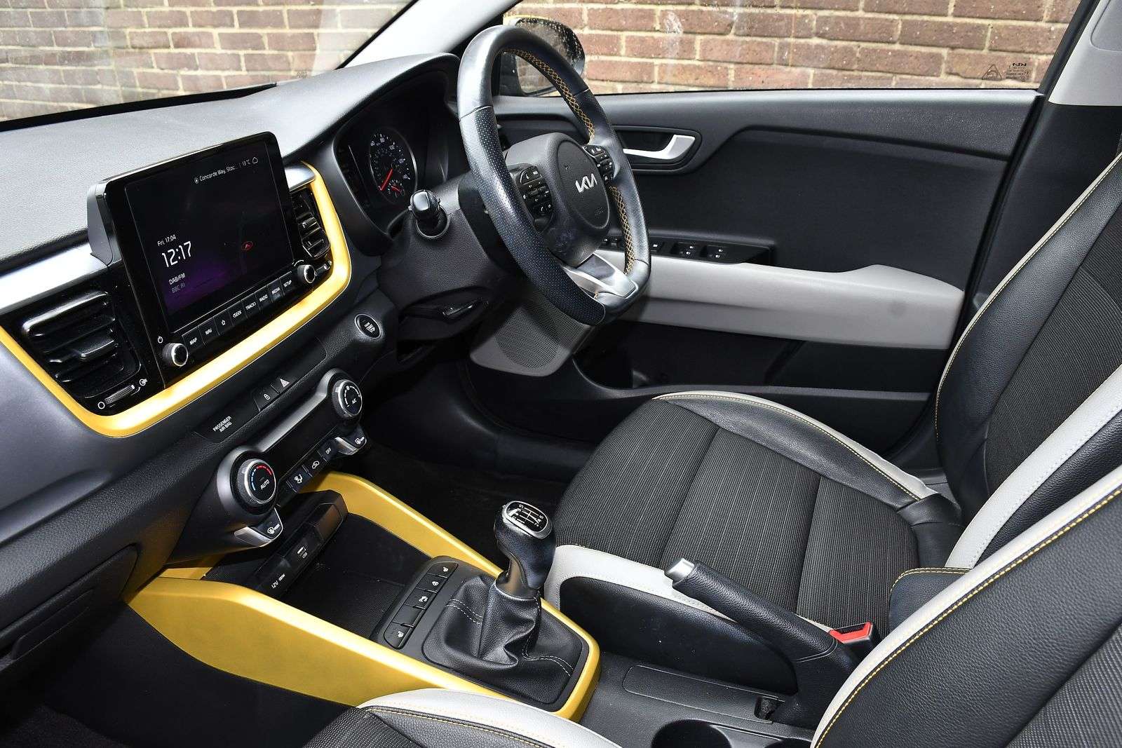 A 2023 KIA STONIC 1.0 T-GDi Quantum SUV 5dr Petrol Manual Euro 6 (s/s) (99 bhp) A 2023 KIA STONIC 1.0 T-GDi Quantum SUV 5dr Petrol Manual Euro 6 (s/s) (99 bhp)