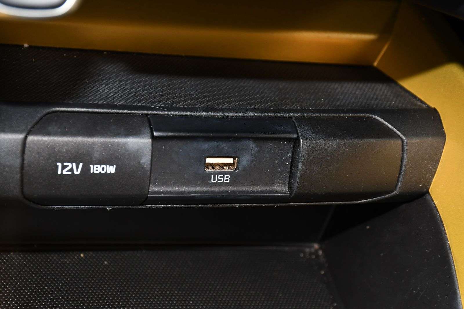 2023 KIA STONIC 2023 KIA STONIC