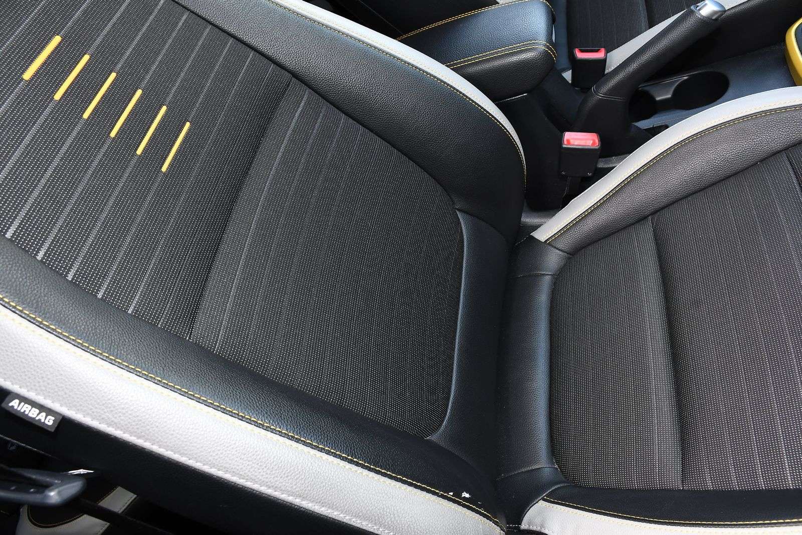 2023 KIA STONIC 2023 KIA STONIC