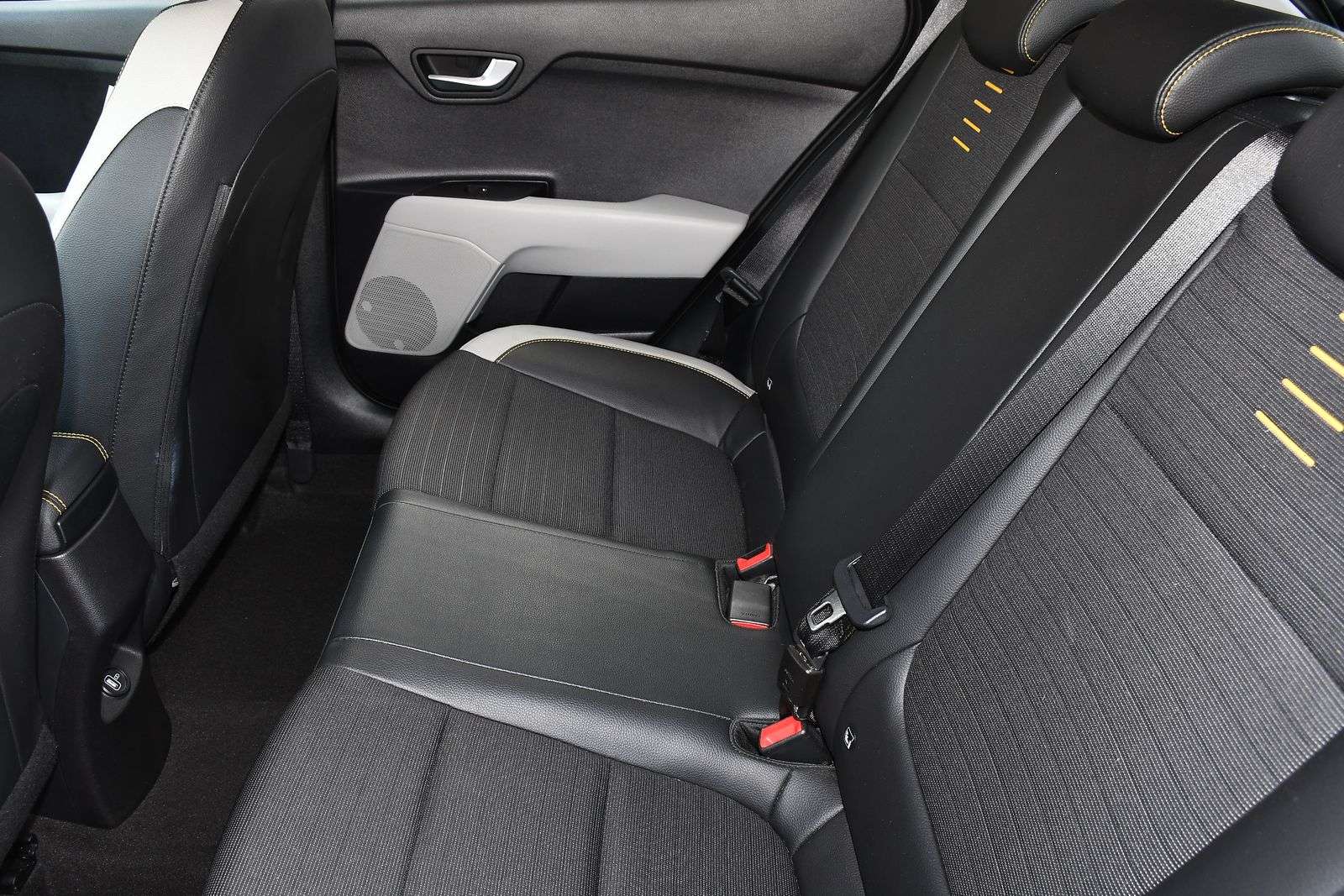 2023 KIA STONIC 2023 KIA STONIC