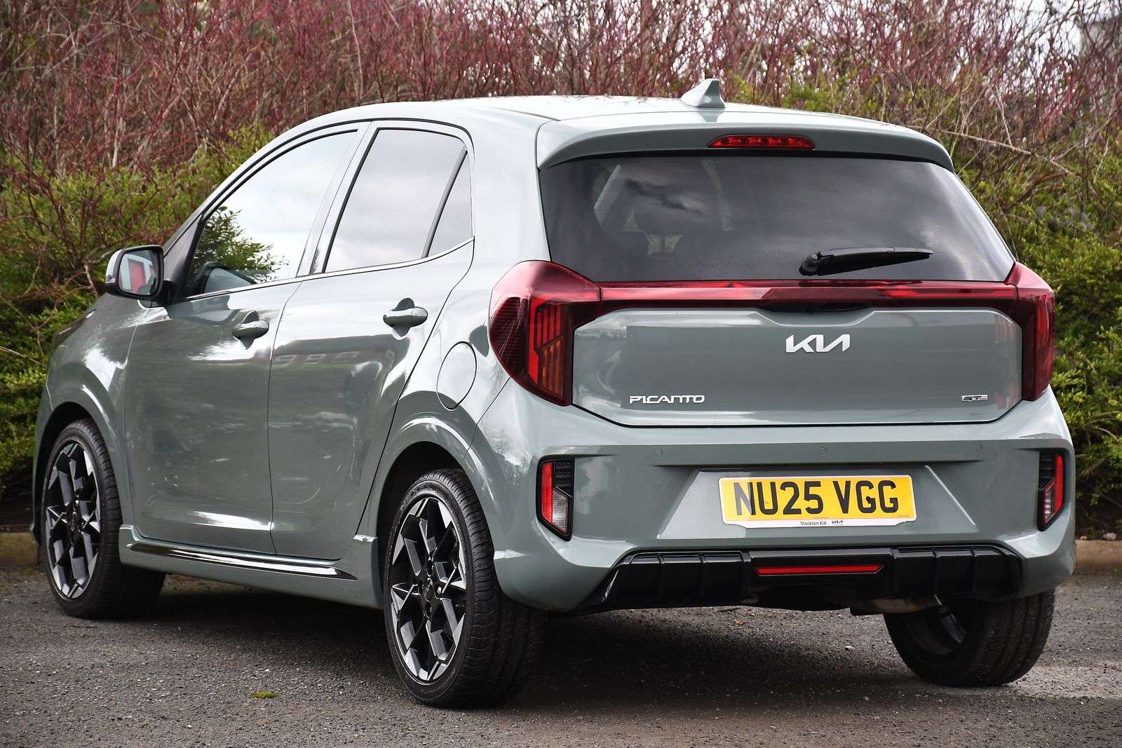 A 2025 KIA PICANTO 1.0 GT-Line Hatchback 5dr Petrol AMT Euro 6 (s/s) (62 bhp) A 2025 KIA PICANTO 1.0 GT-Line Hatchback 5dr Petrol AMT Euro 6 (s/s) (62 bhp)