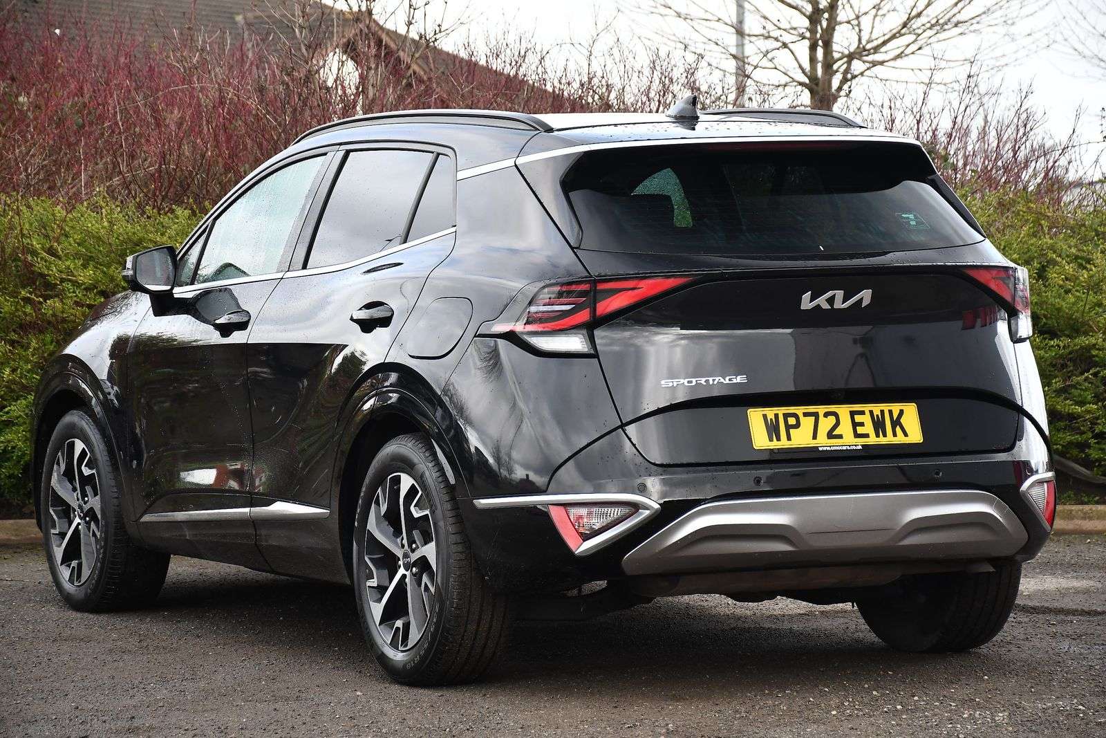 A 2022 KIA SPORTAGE 1.6 T-GDi MHEV 4 SUV 5dr Petrol Hybrid DCT AWD Euro 6 (s/s) (148 bhp) A 2022 KIA SPORTAGE 1.6 T-GDi MHEV 4 SUV 5dr Petrol Hybrid DCT AWD Euro 6 (s/s) (148 bhp)
