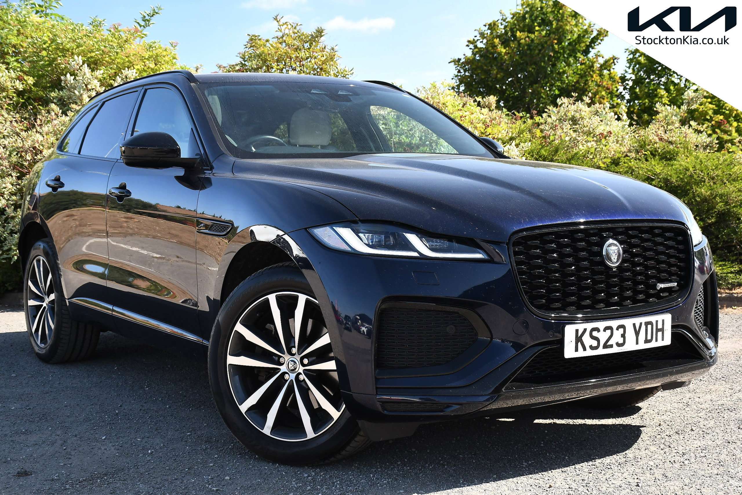 A 2023 JAGUAR F-PACE 2.0 D200 MHEV R-Dynamic SE Black SUV 5dr Diesel Auto AWD Euro 6 (s/s) (204 ps) A 2023 JAGUAR F-PACE 2.0 D200 MHEV R-Dynamic SE Black SUV 5dr Diesel Auto AWD Euro 6 (s/s) (204 ps)