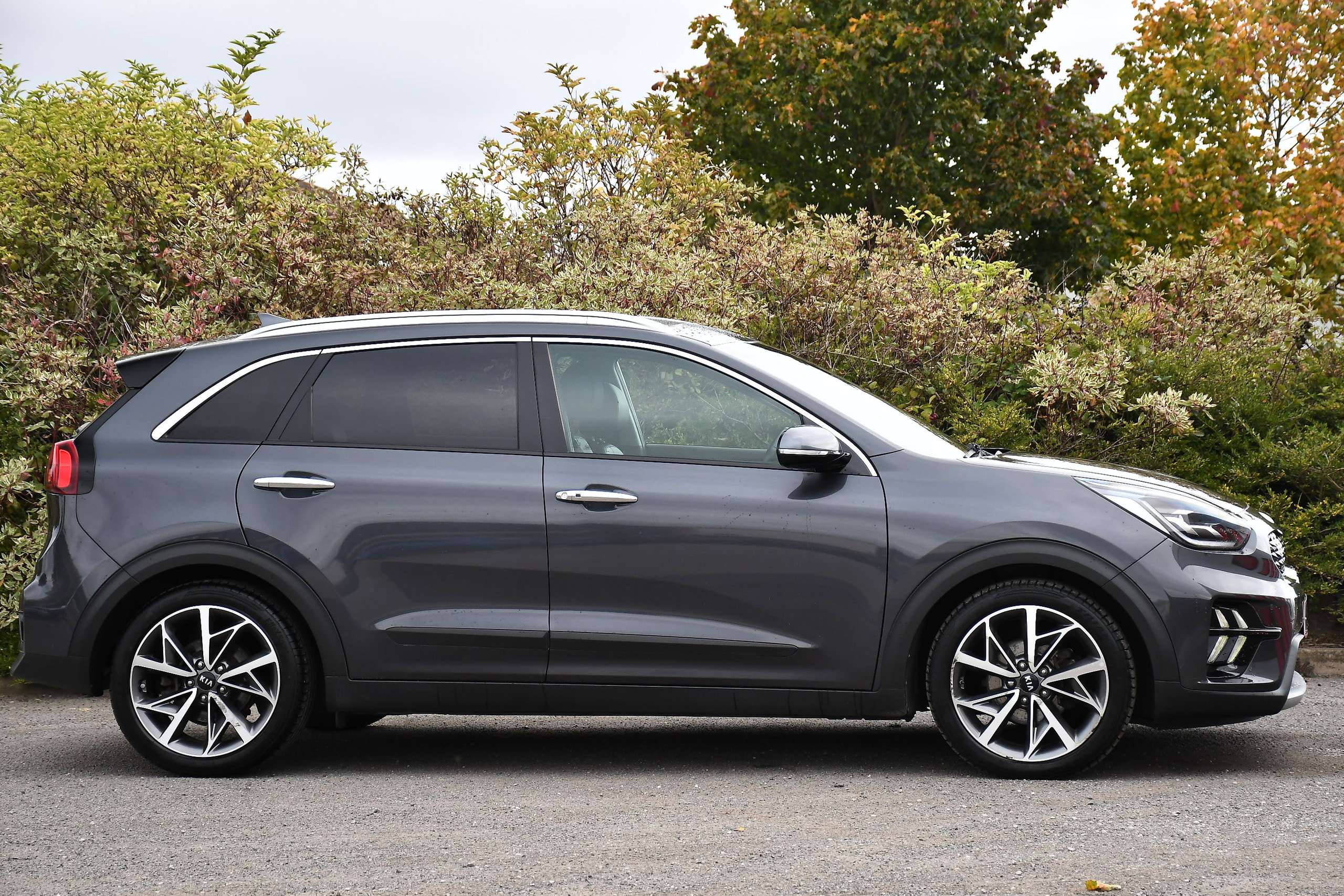 A 2020 KIA NIRO 4 A 2020 KIA NIRO 4