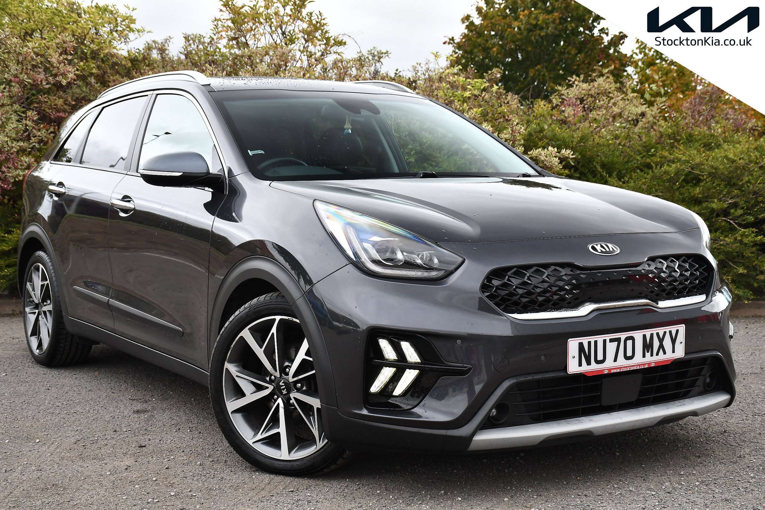 A 2020 KIA NIRO 4 A 2020 KIA NIRO 4