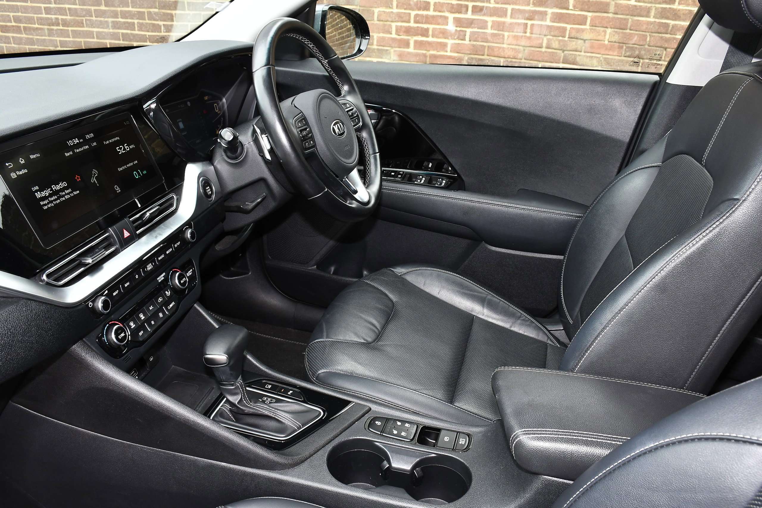 A 2020 KIA NIRO 4 A 2020 KIA NIRO 4
