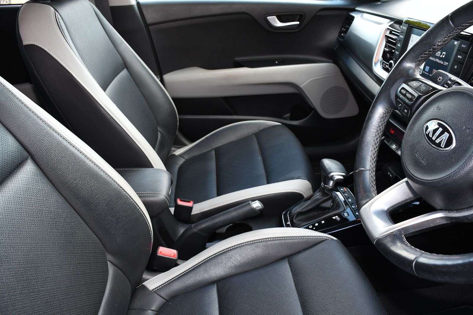 2019 KIA STONIC 2019 KIA STONIC