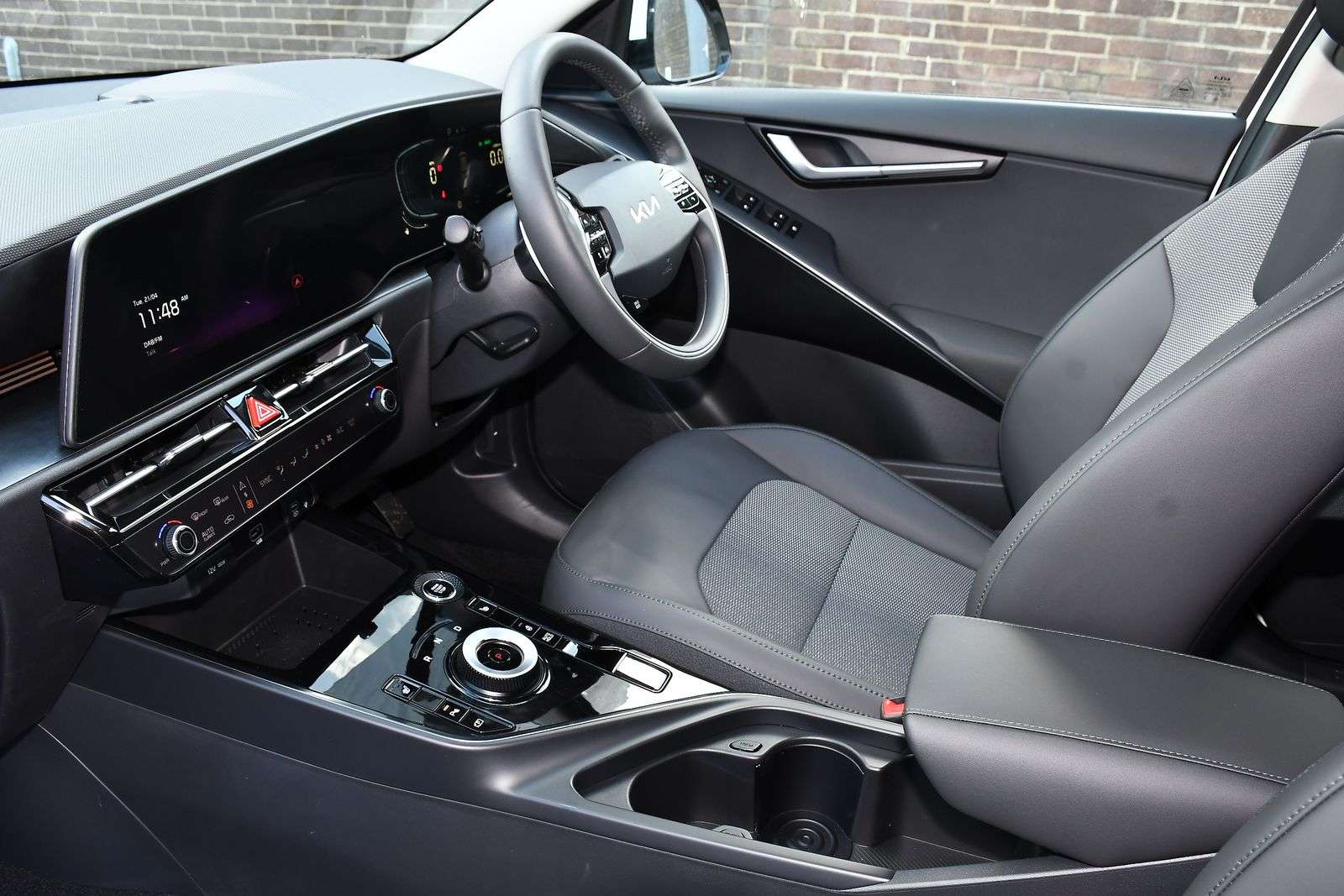 A 2025 KIA NIRO 1.6h GDi 3 SUV 5dr Petrol Hybrid DCT Euro 6 (s/s) (127 bhp) A 2025 KIA NIRO 1.6h GDi 3 SUV 5dr Petrol Hybrid DCT Euro 6 (s/s) (127 bhp)