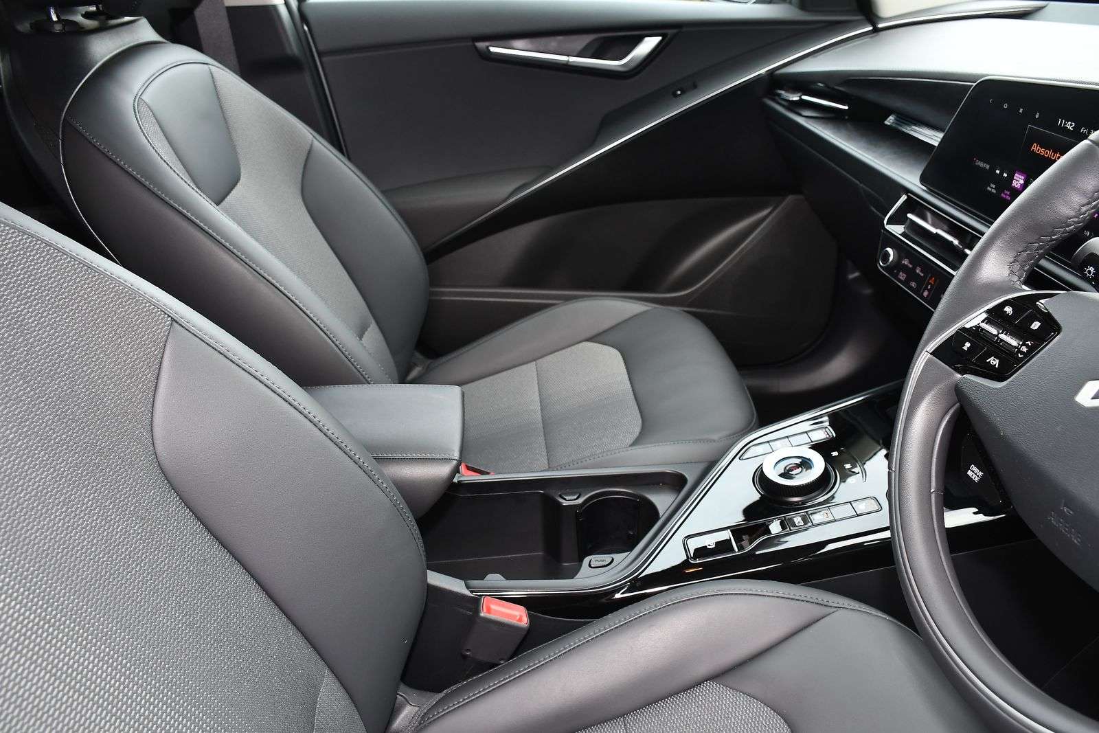 2025 KIA NIRO 2025 KIA NIRO