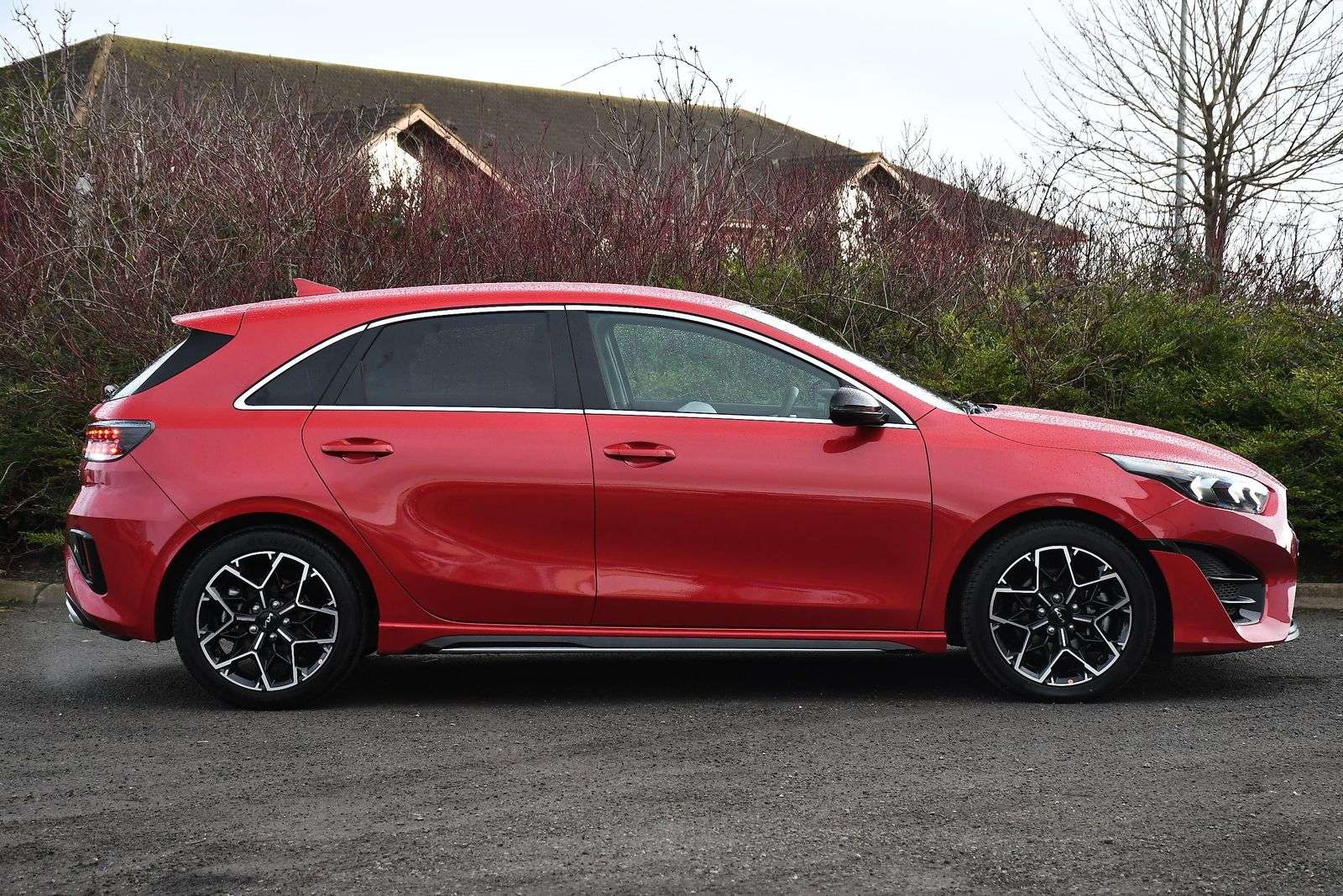 A 2025 KIA CEED 1.5 T-GDi GT-Line Hatchback 5dr Petrol DCT Euro 6 (s/s) (138 bhp) A 2025 KIA CEED 1.5 T-GDi GT-Line Hatchback 5dr Petrol DCT Euro 6 (s/s) (138 bhp)