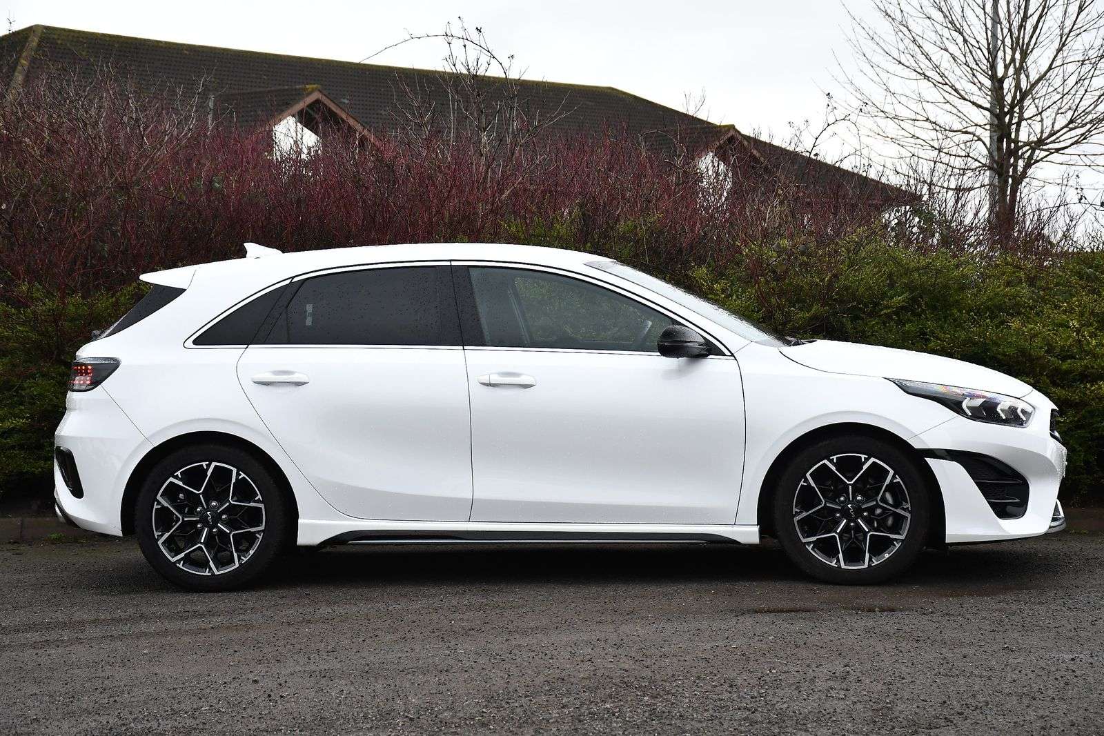 A 2025 KIA CEED 1.5 T-GDi GT-Line Hatchback 5dr Petrol DCT Euro 6 (s/s) (138 bhp) A 2025 KIA CEED 1.5 T-GDi GT-Line Hatchback 5dr Petrol DCT Euro 6 (s/s) (138 bhp)