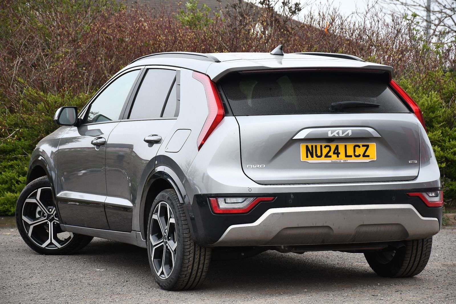 A 2024 KIA NIRO 1.6h GDi 3 SUV 5dr Petrol Hybrid DCT Euro 6 (s/s) (139 bhp) A 2024 KIA NIRO 1.6h GDi 3 SUV 5dr Petrol Hybrid DCT Euro 6 (s/s) (139 bhp)