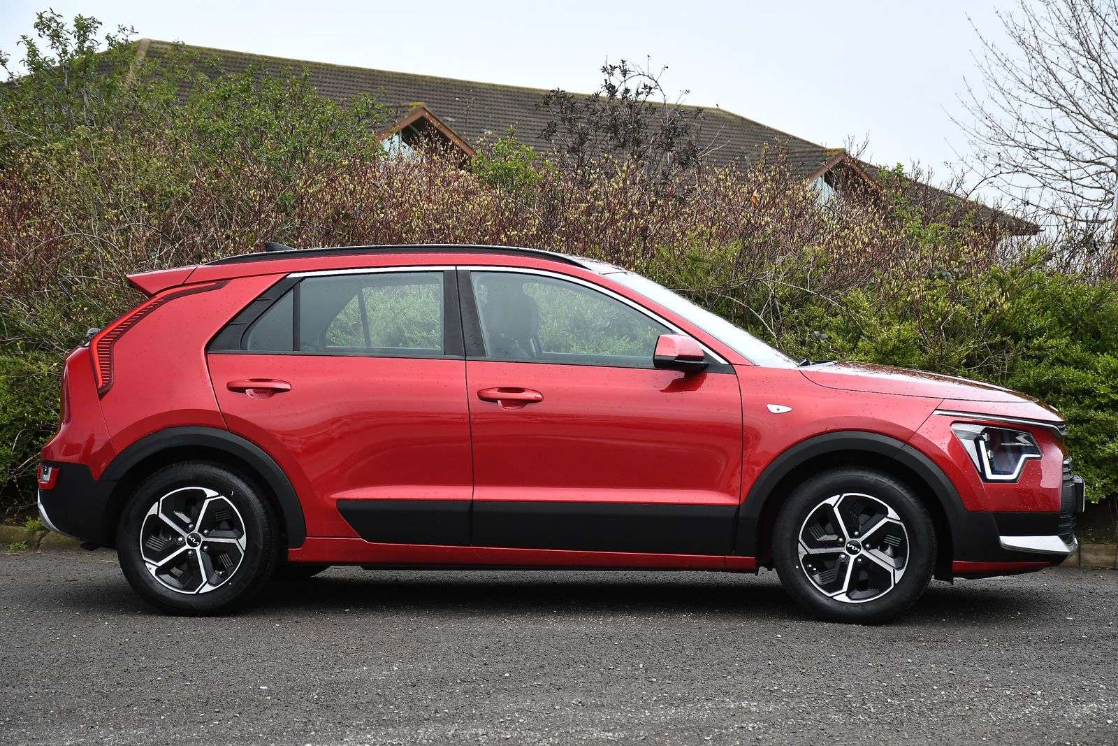 A 2023 KIA NIRO 1.6h GDi 2 SUV 5dr Petrol Hybrid DCT Euro 6 (s/s) (139 bhp) A 2023 KIA NIRO 1.6h GDi 2 SUV 5dr Petrol Hybrid DCT Euro 6 (s/s) (139 bhp)