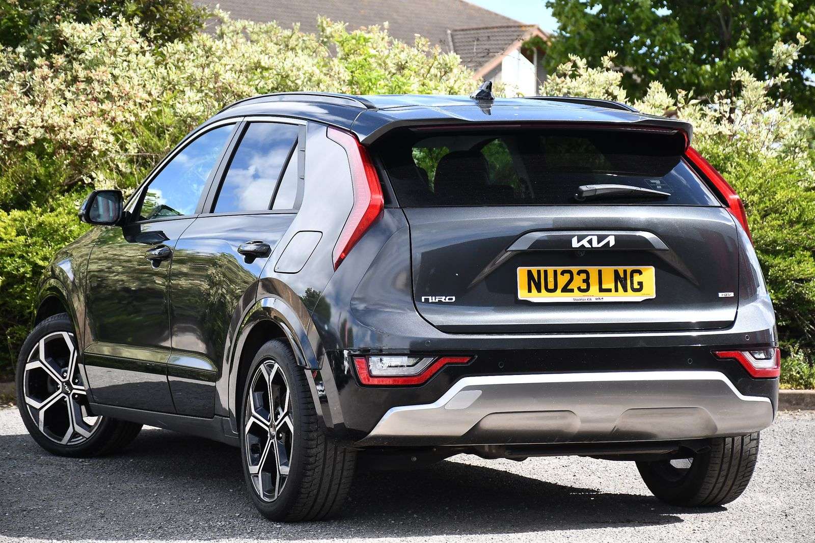 A 2023 KIA NIRO 1.6h GDi 3 SUV 5dr Petrol Hybrid DCT Euro 6 (s/s) (139 bhp) A 2023 KIA NIRO 1.6h GDi 3 SUV 5dr Petrol Hybrid DCT Euro 6 (s/s) (139 bhp)