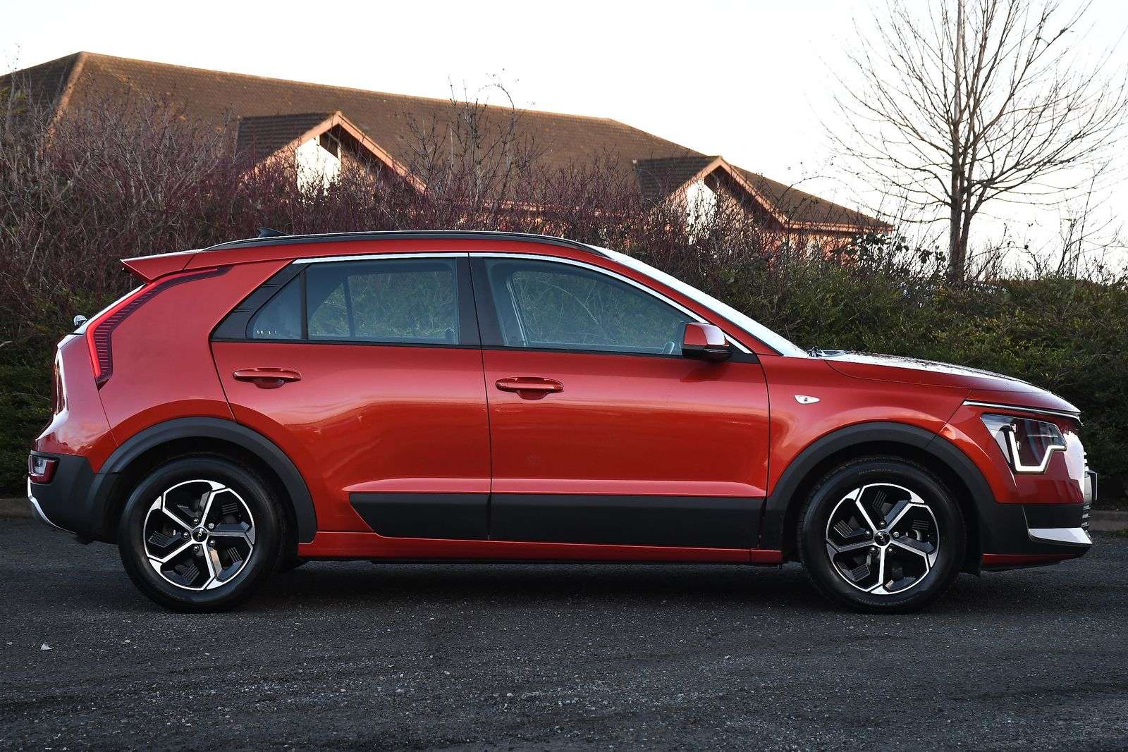 A 2022 KIA NIRO 1.6h GDi 2 SUV 5dr Petrol Hybrid DCT Euro 6 (s/s) (139 bhp) A 2022 KIA NIRO 1.6h GDi 2 SUV 5dr Petrol Hybrid DCT Euro 6 (s/s) (139 bhp)