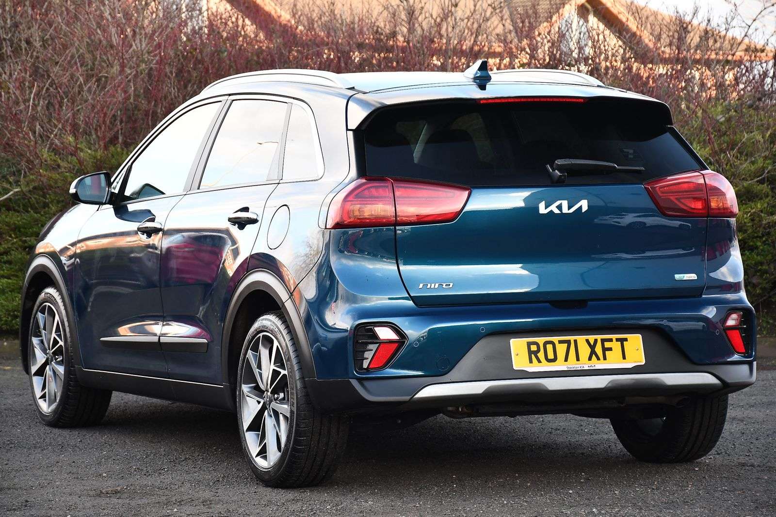 A 2021 KIA NIRO 3 A 2021 KIA NIRO 3