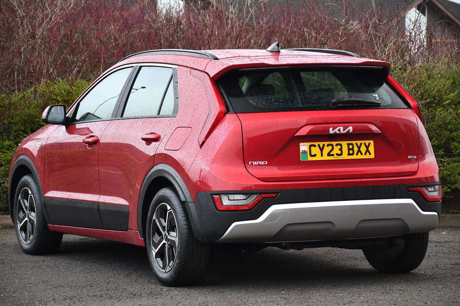 A 2023 KIA NIRO 1.6h GDi 2 SUV 5dr Petrol Hybrid DCT Euro 6 (s/s) (139 bhp) A 2023 KIA NIRO 1.6h GDi 2 SUV 5dr Petrol Hybrid DCT Euro 6 (s/s) (139 bhp)