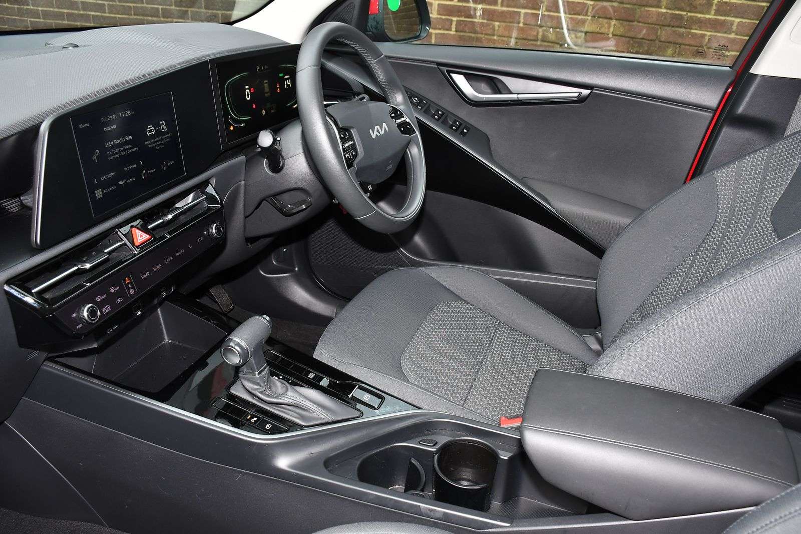 A 2023 KIA NIRO 1.6h GDi 2 SUV 5dr Petrol Hybrid DCT Euro 6 (s/s) (139 bhp) A 2023 KIA NIRO 1.6h GDi 2 SUV 5dr Petrol Hybrid DCT Euro 6 (s/s) (139 bhp)