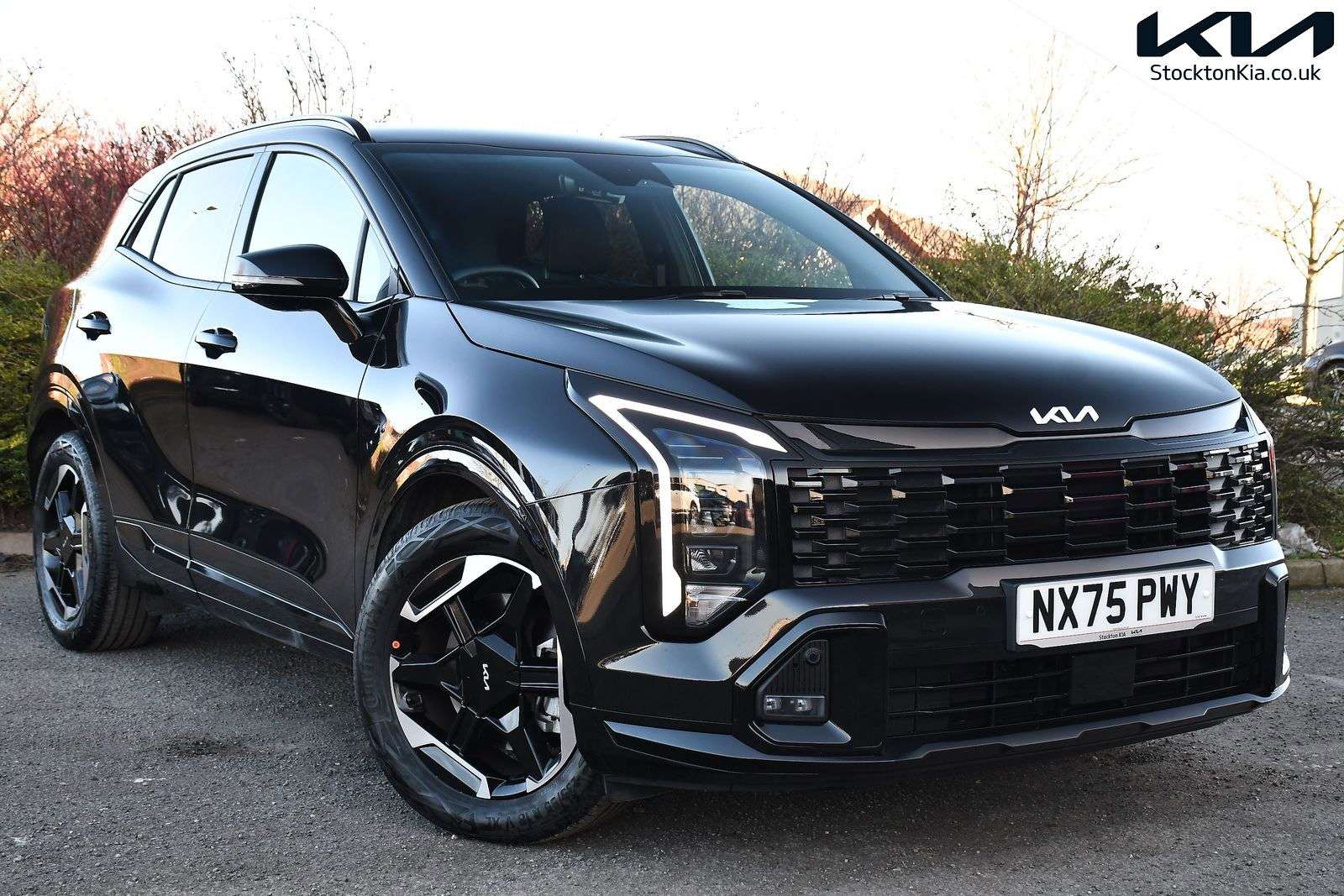 A 2025 KIA SPORTAGE 1.6 T-GDi GT-Line SUV 5dr Petrol DCT Euro 6 (s/s) (147 bhp) A 2025 KIA SPORTAGE 1.6 T-GDi GT-Line SUV 5dr Petrol DCT Euro 6 (s/s) (147 bhp)